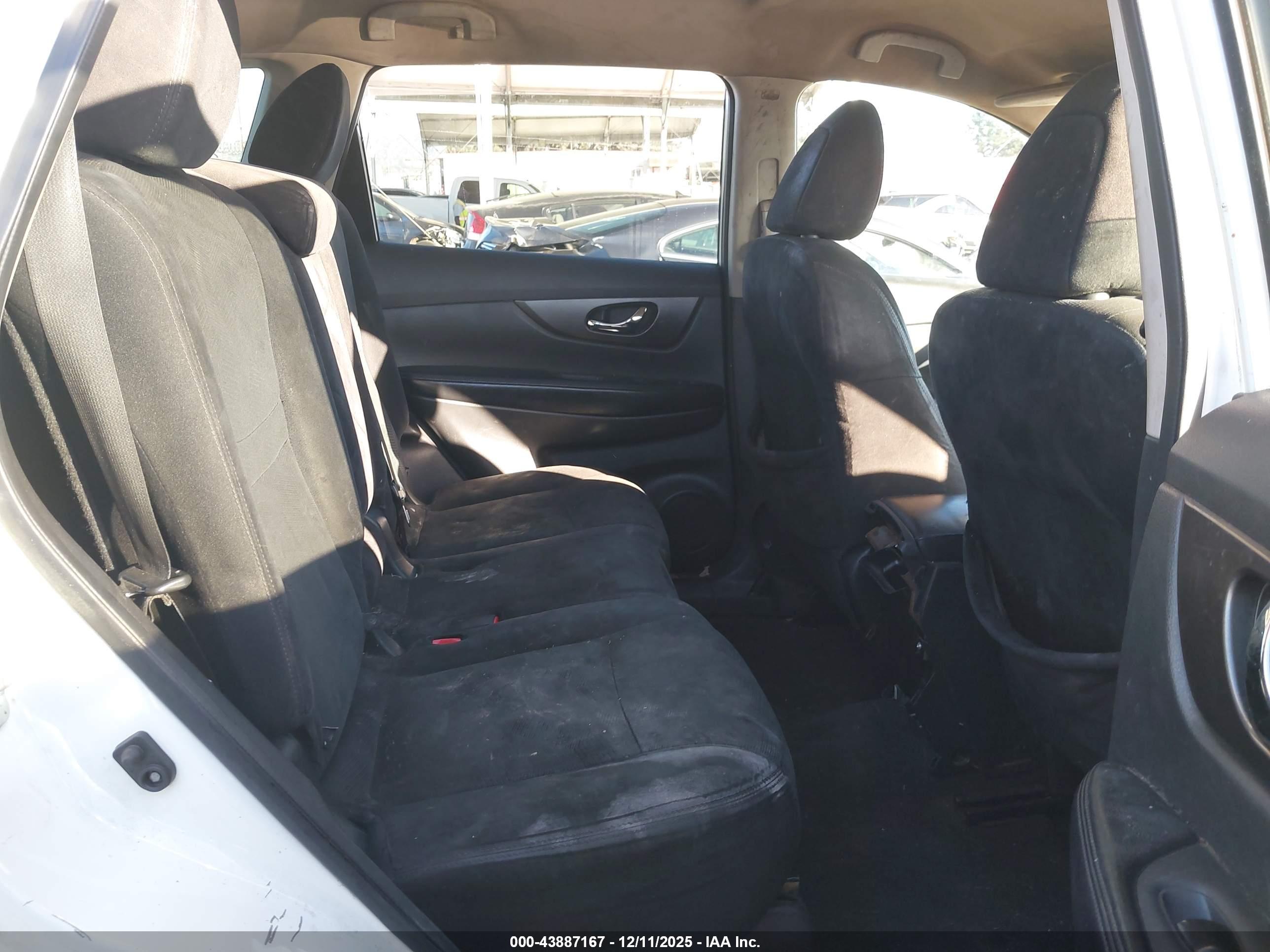 NISSAN ROGUE image 8