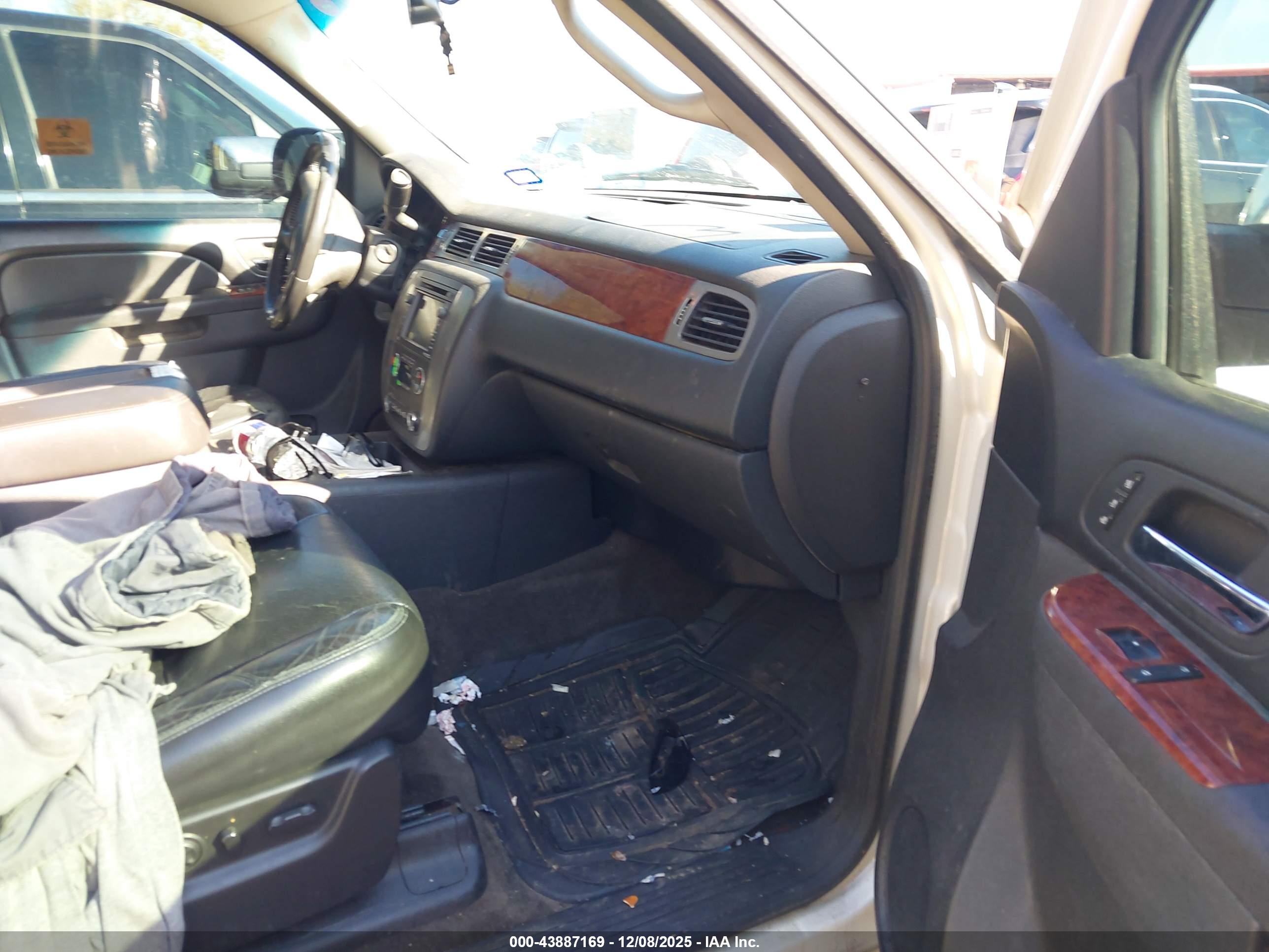GMC YUKON image 5