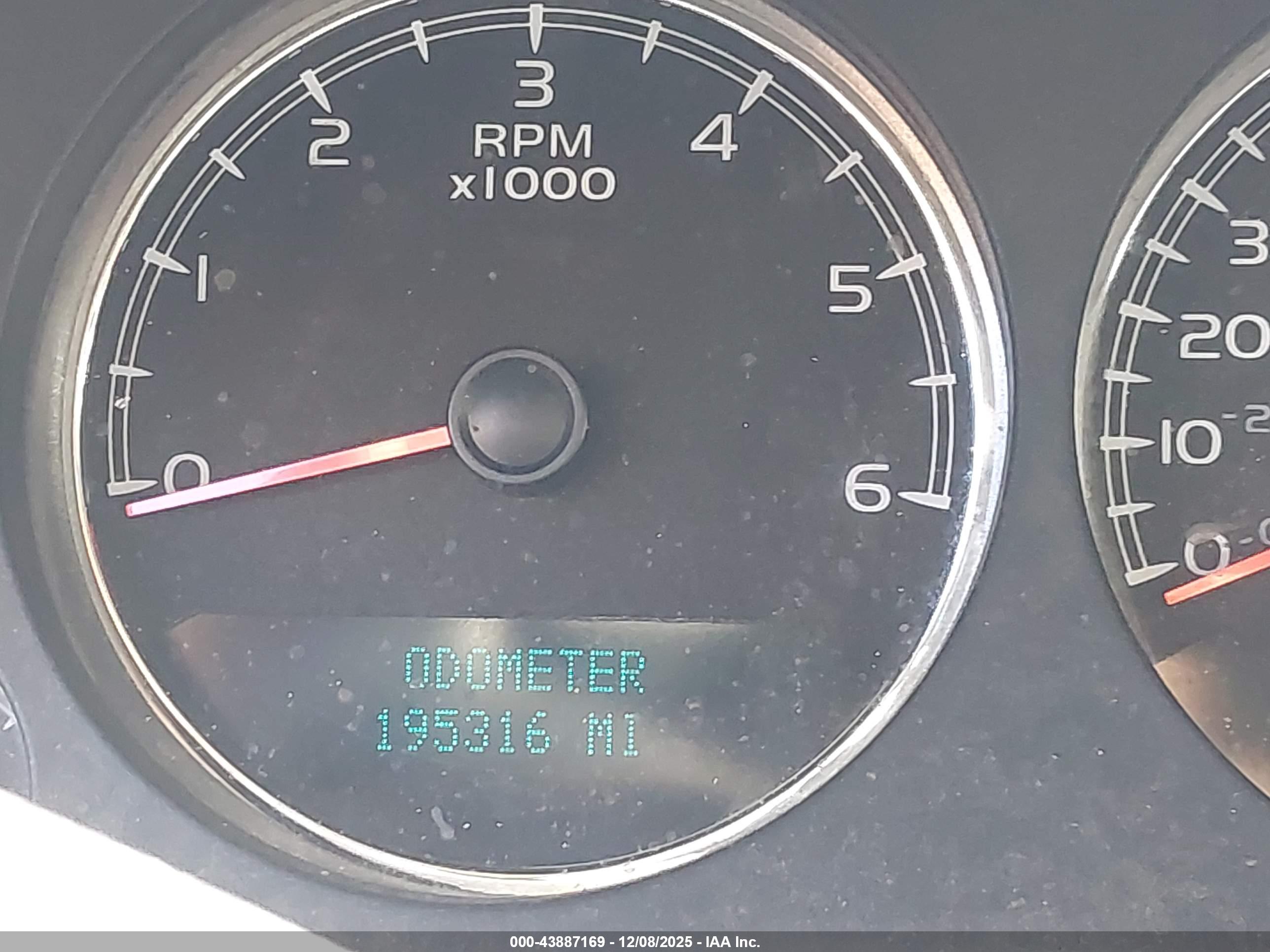 GMC YUKON image 7