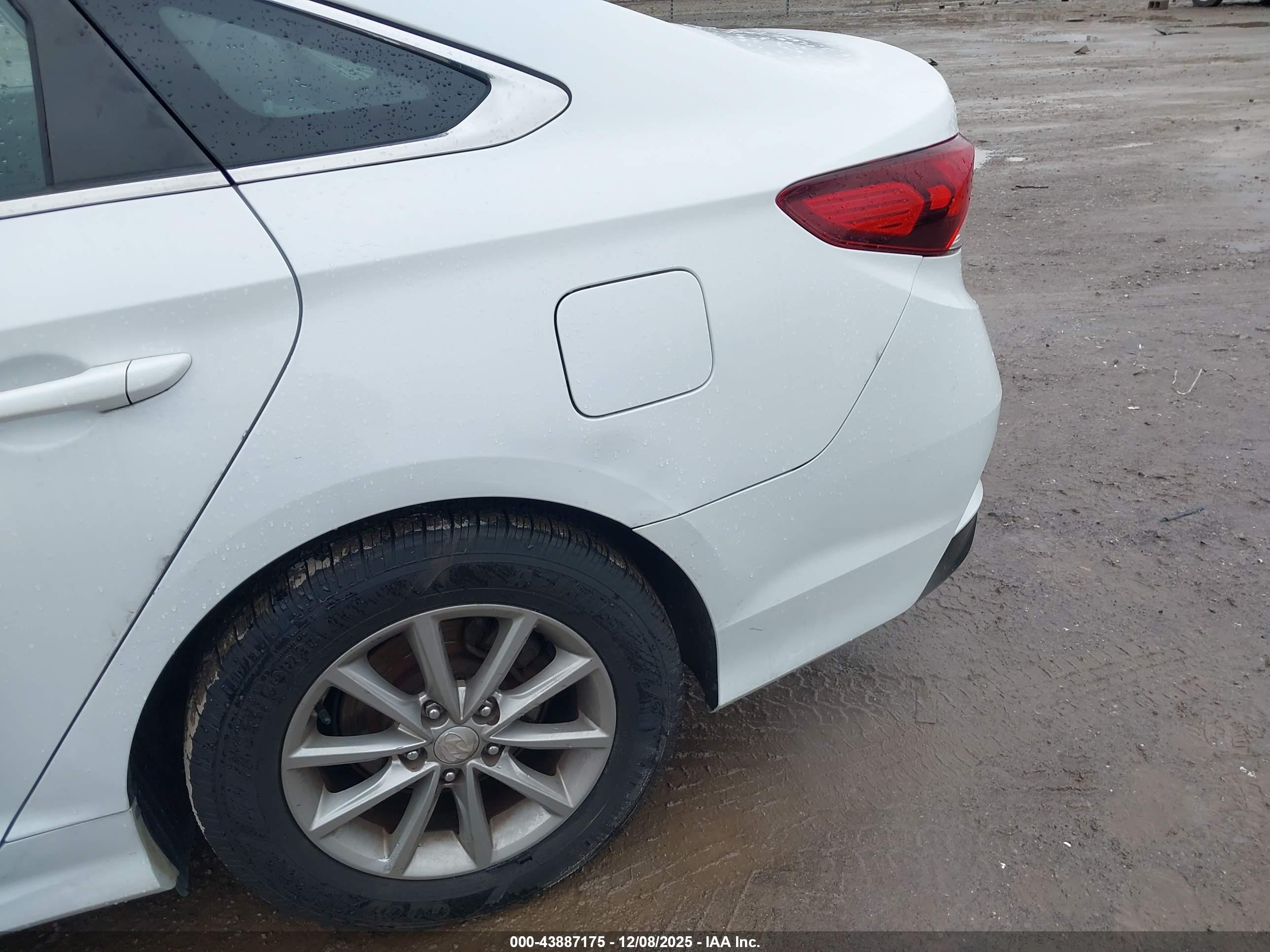 HYUNDAI SONATA image 6