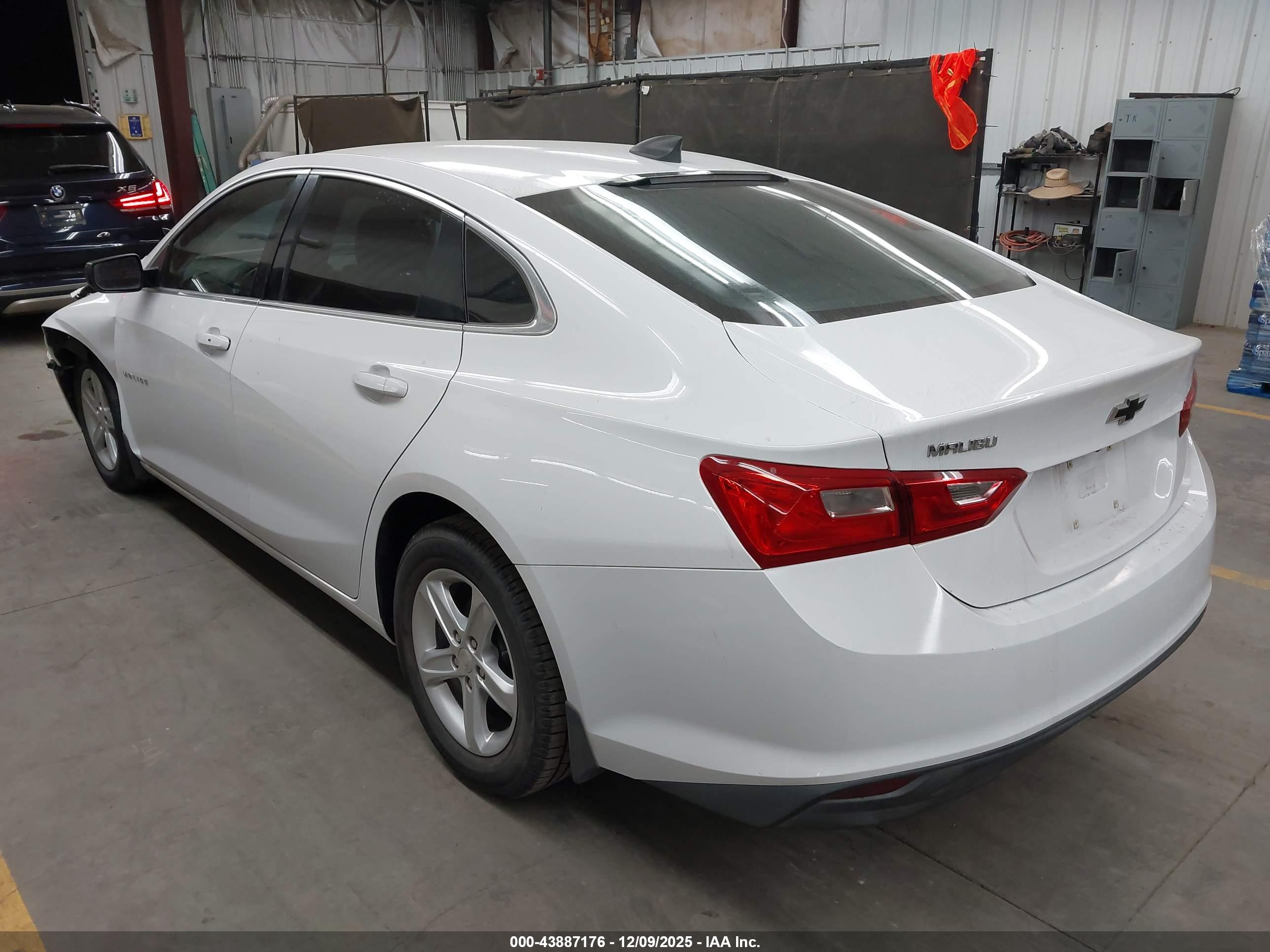 CHEVROLET MALIBU image 3
