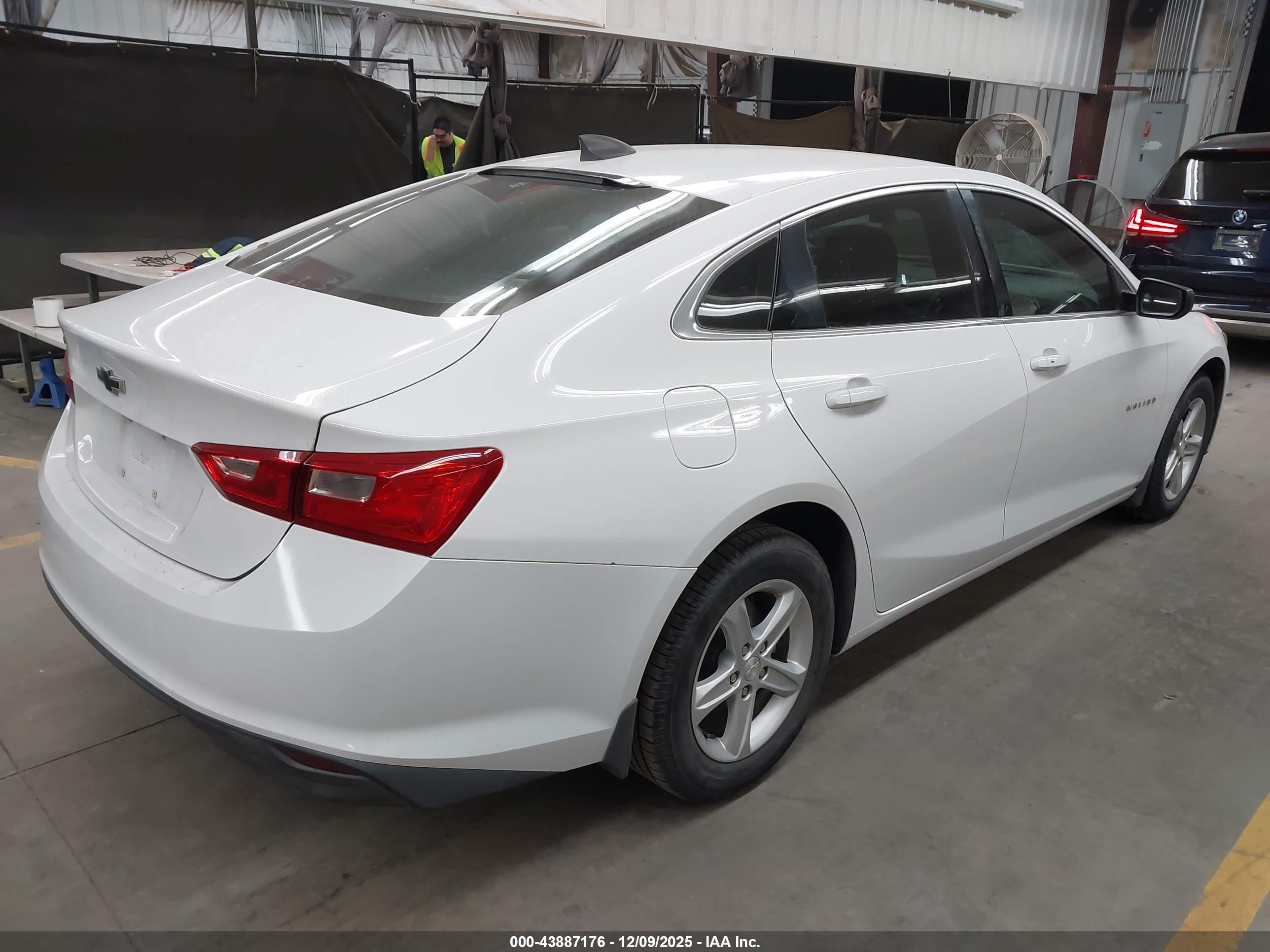 CHEVROLET MALIBU image 4