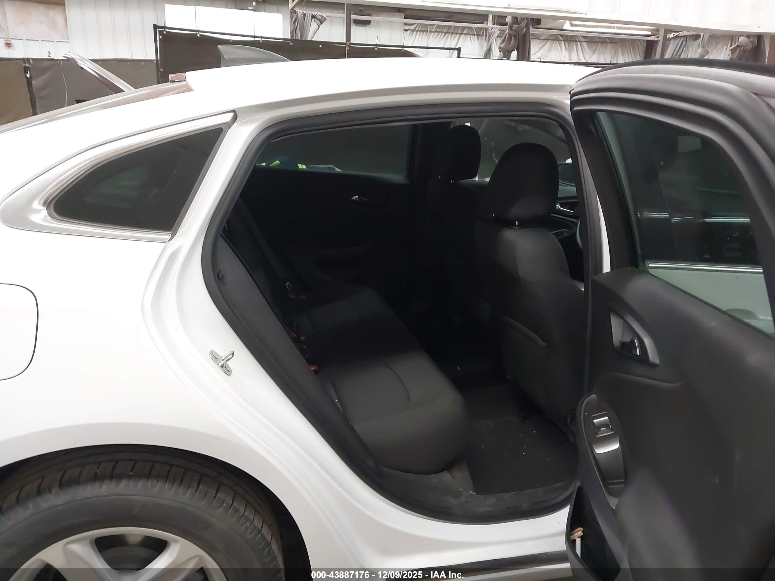 CHEVROLET MALIBU image 8
