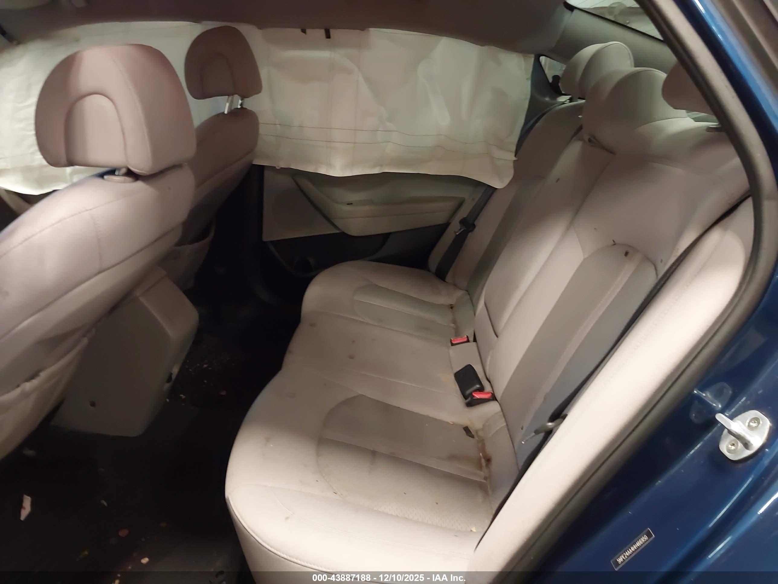 HYUNDAI SONATA image 8
