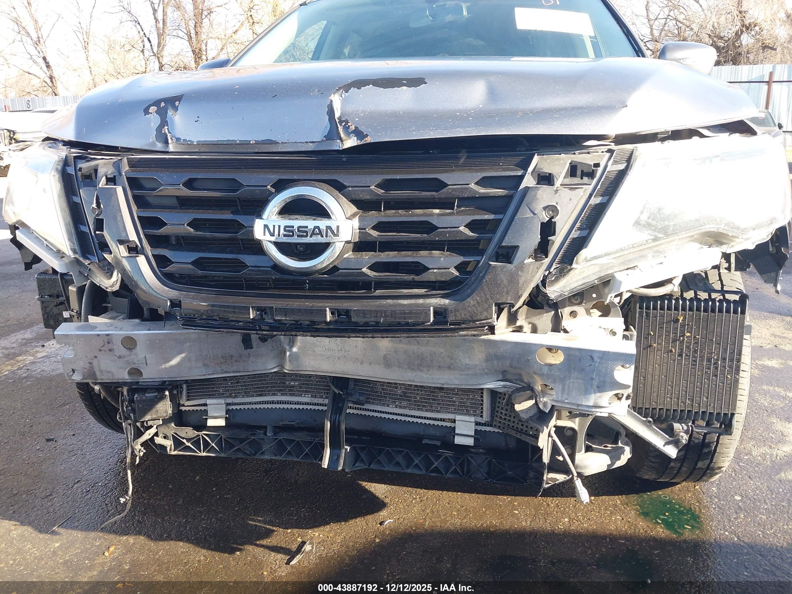 NISSAN PATHFINDER image 6