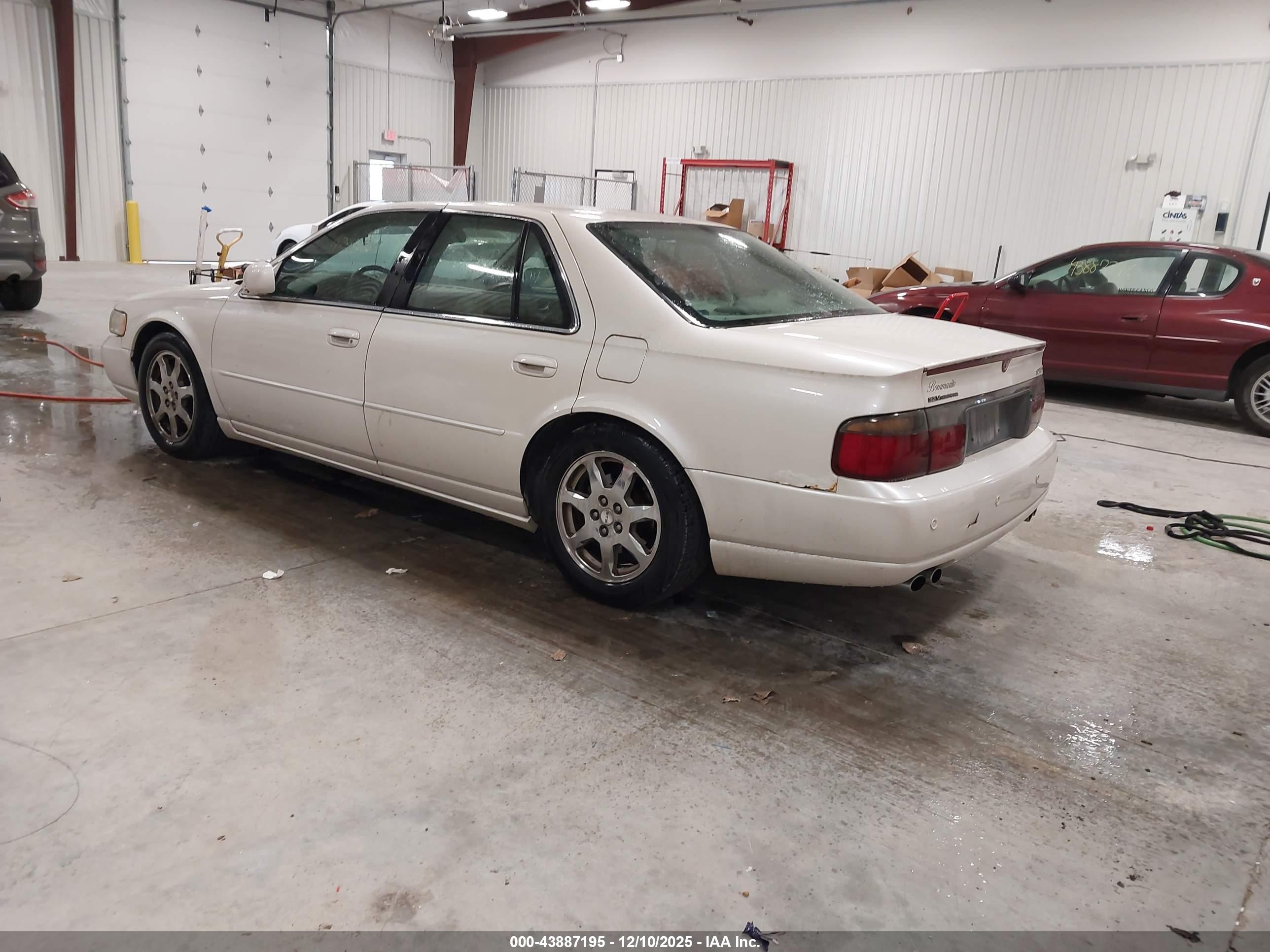 CADILLAC SEVILLE image 3