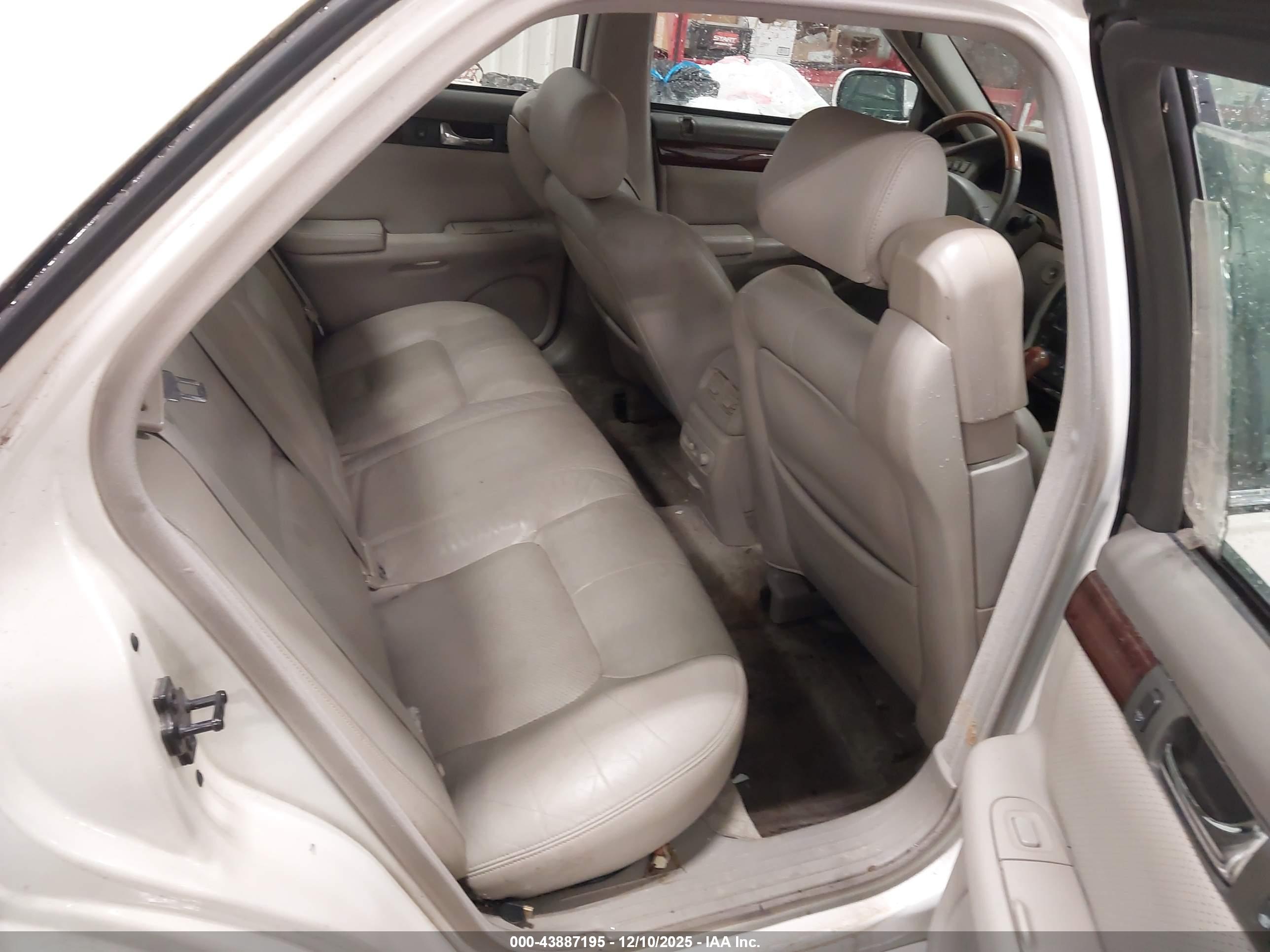 CADILLAC SEVILLE image 8