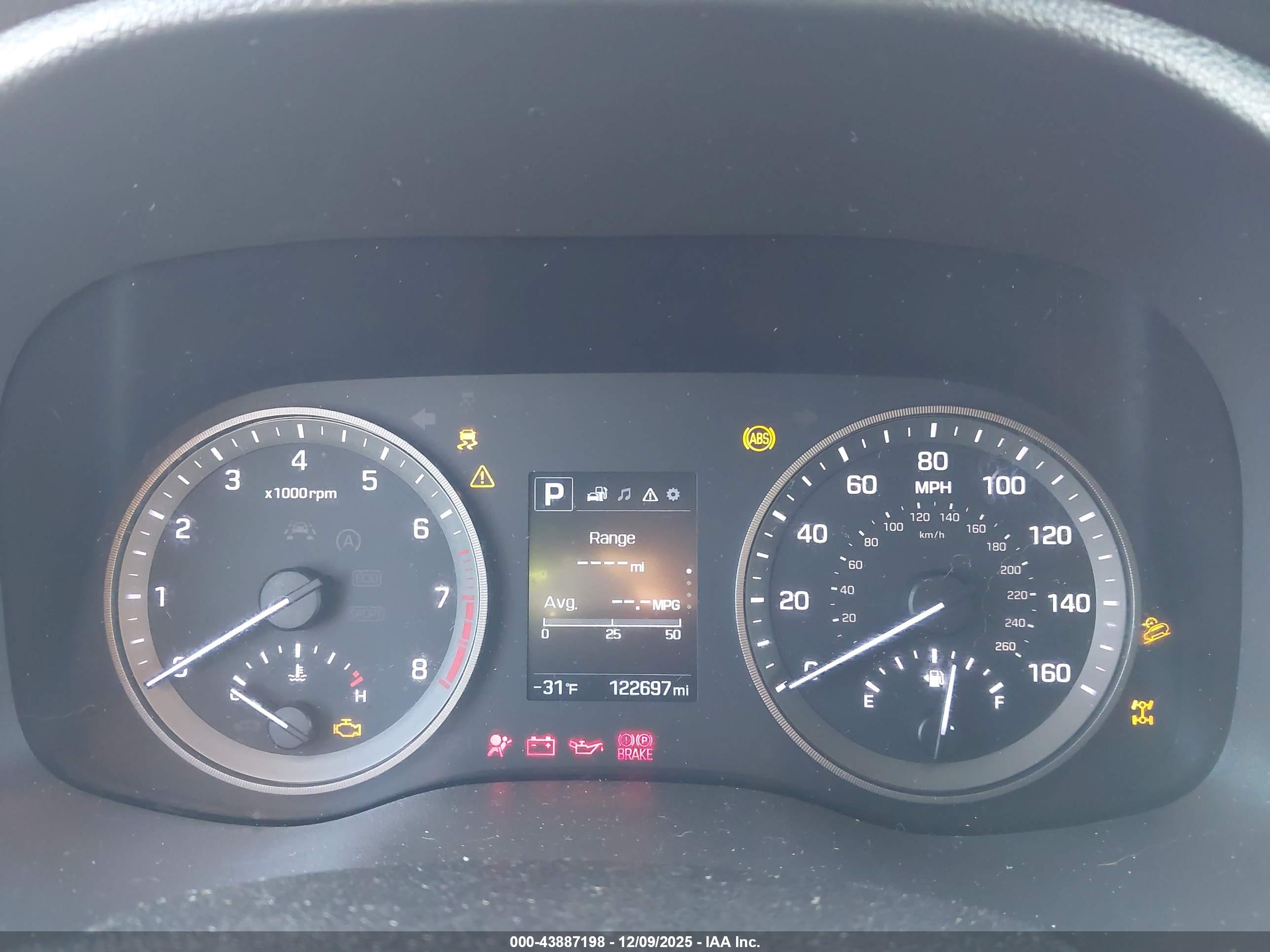 HYUNDAI TUCSON image 7