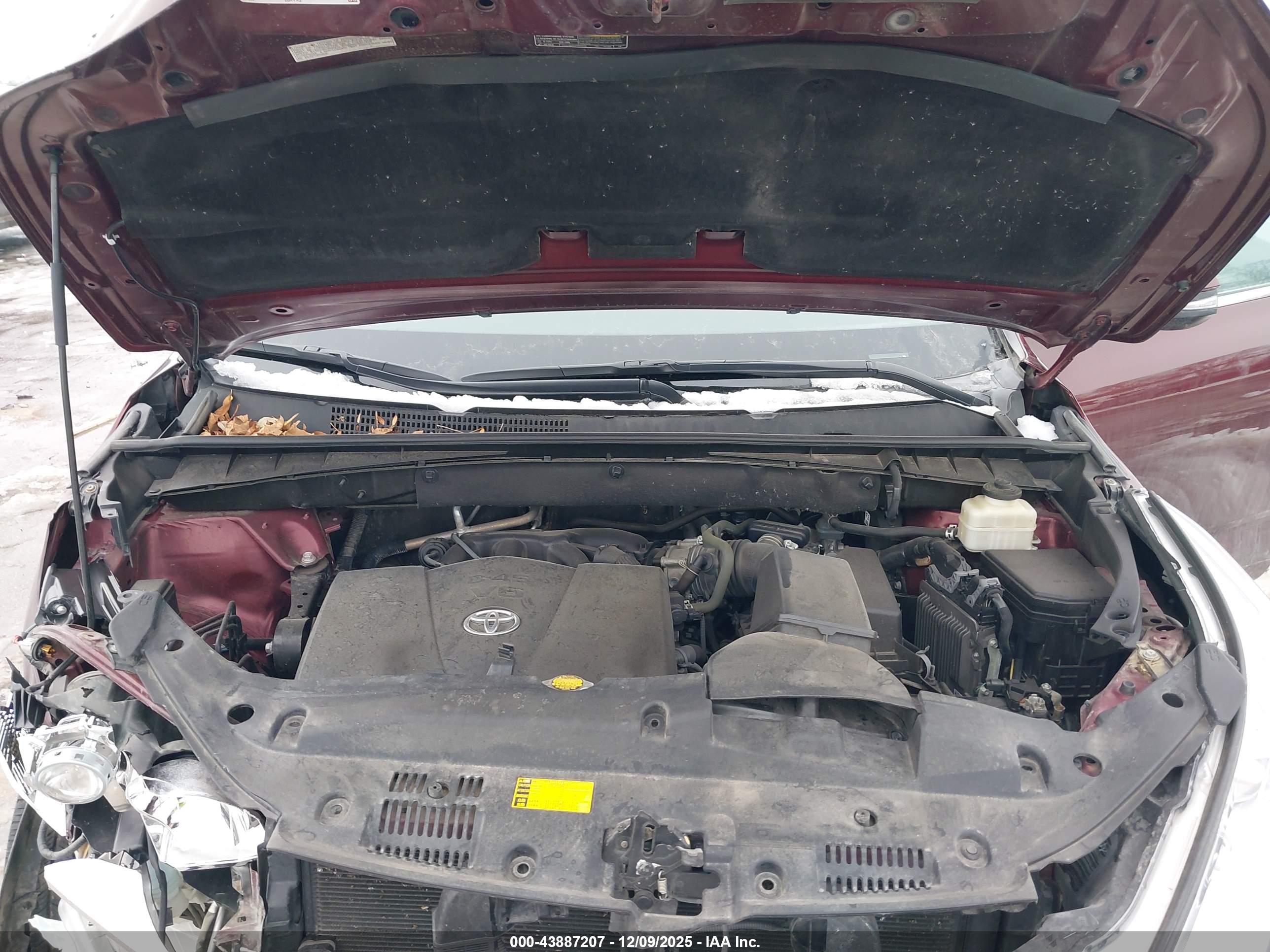 TOYOTA HIGHLANDER image 10
