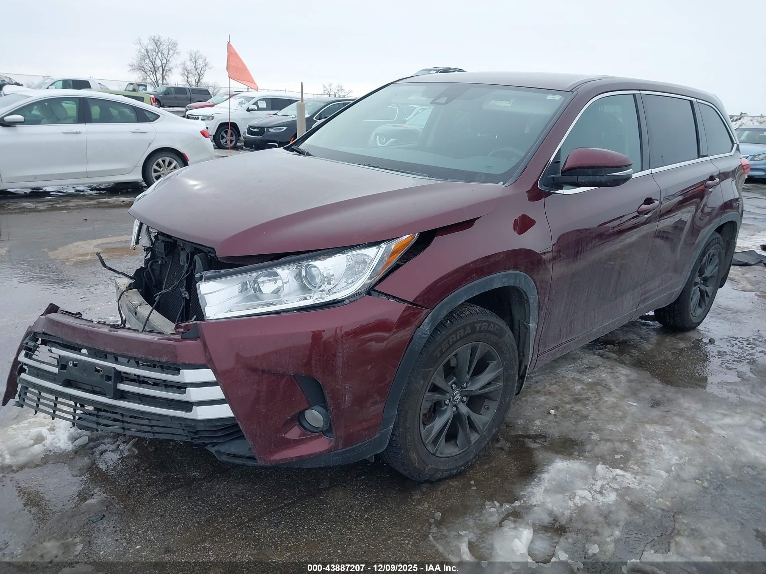 TOYOTA HIGHLANDER image 2