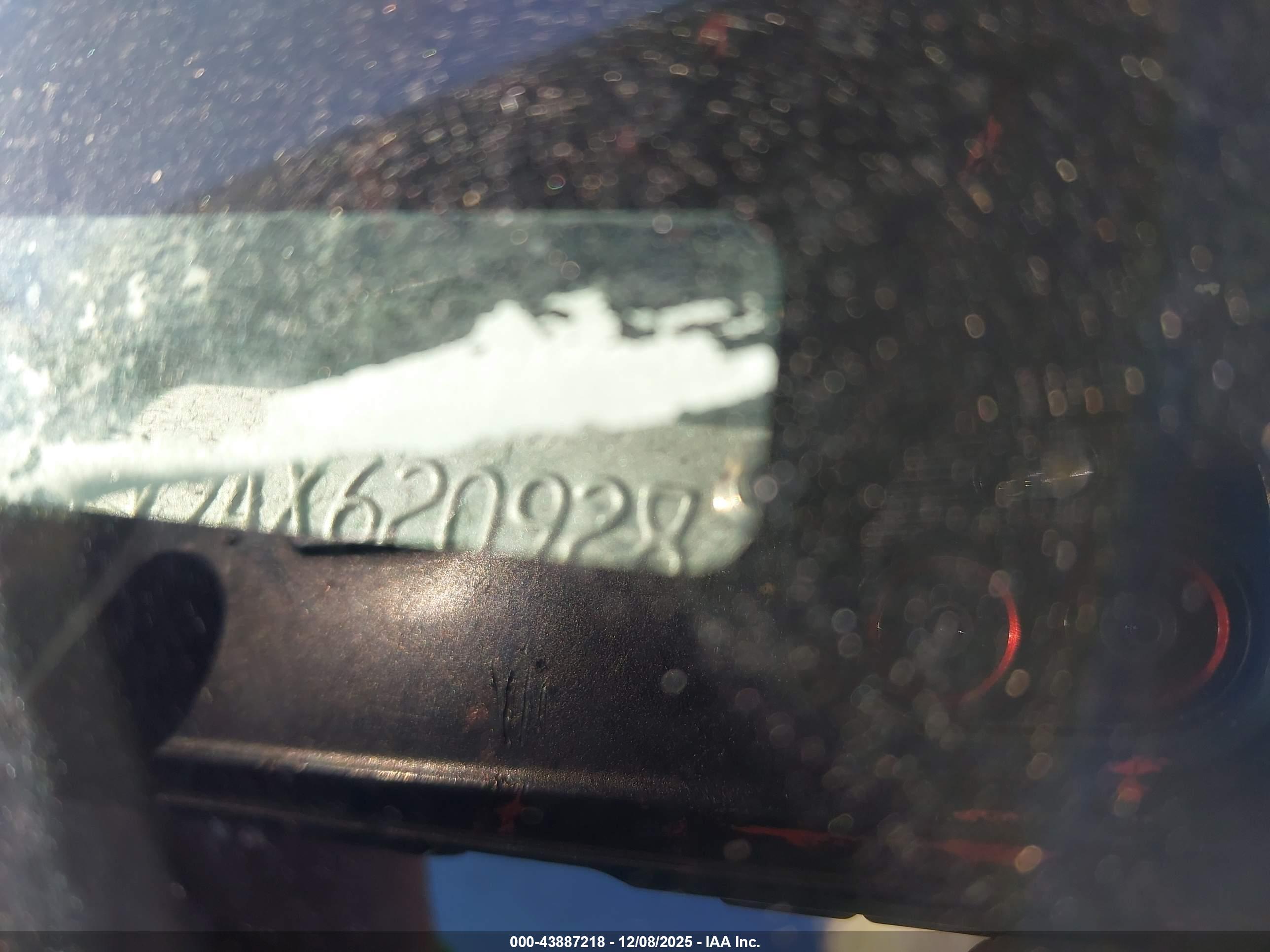 LINCOLN TOWN image 9