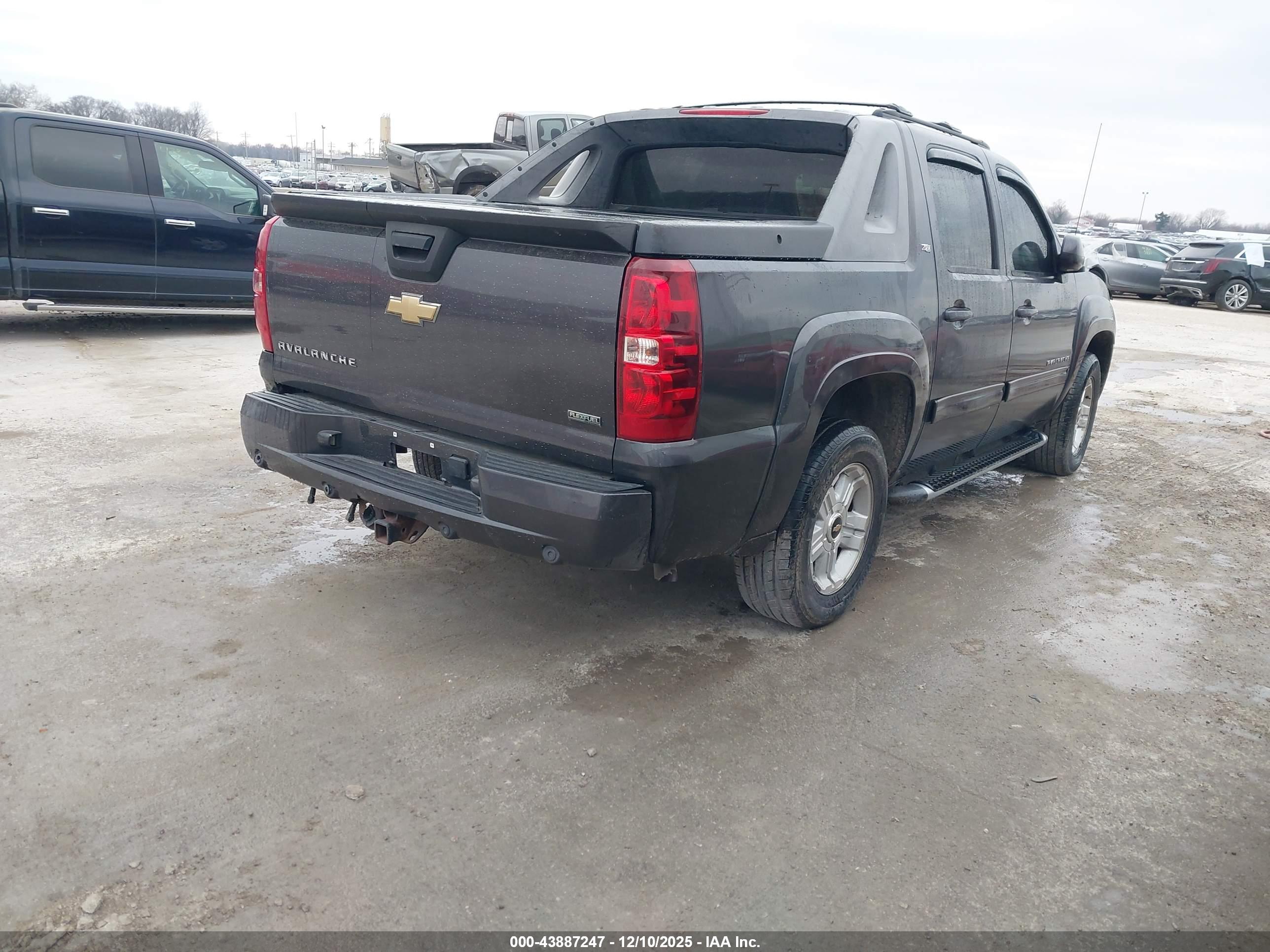 CHEVROLET AVALANCHE image 4