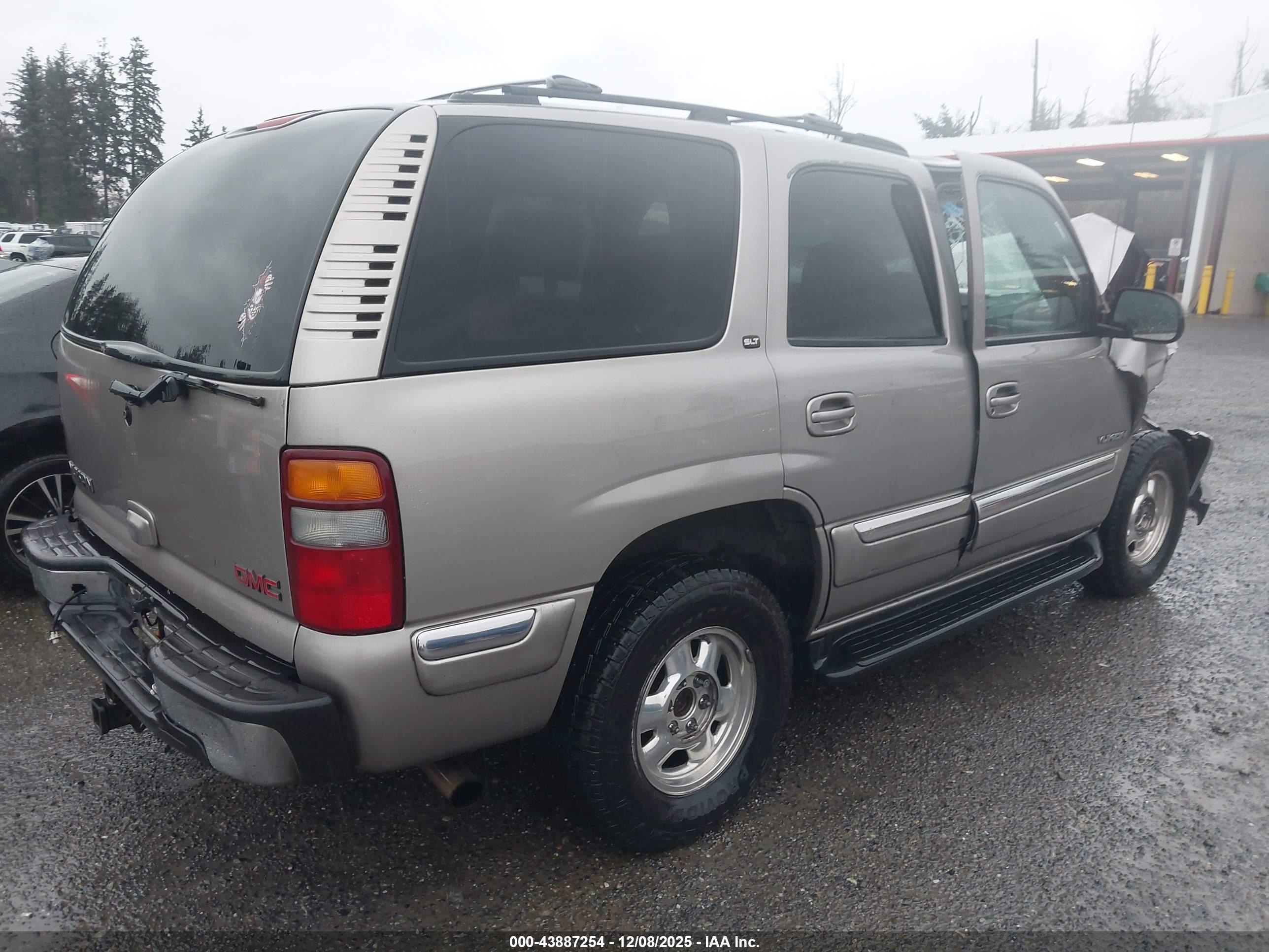 GMC YUKON image 4