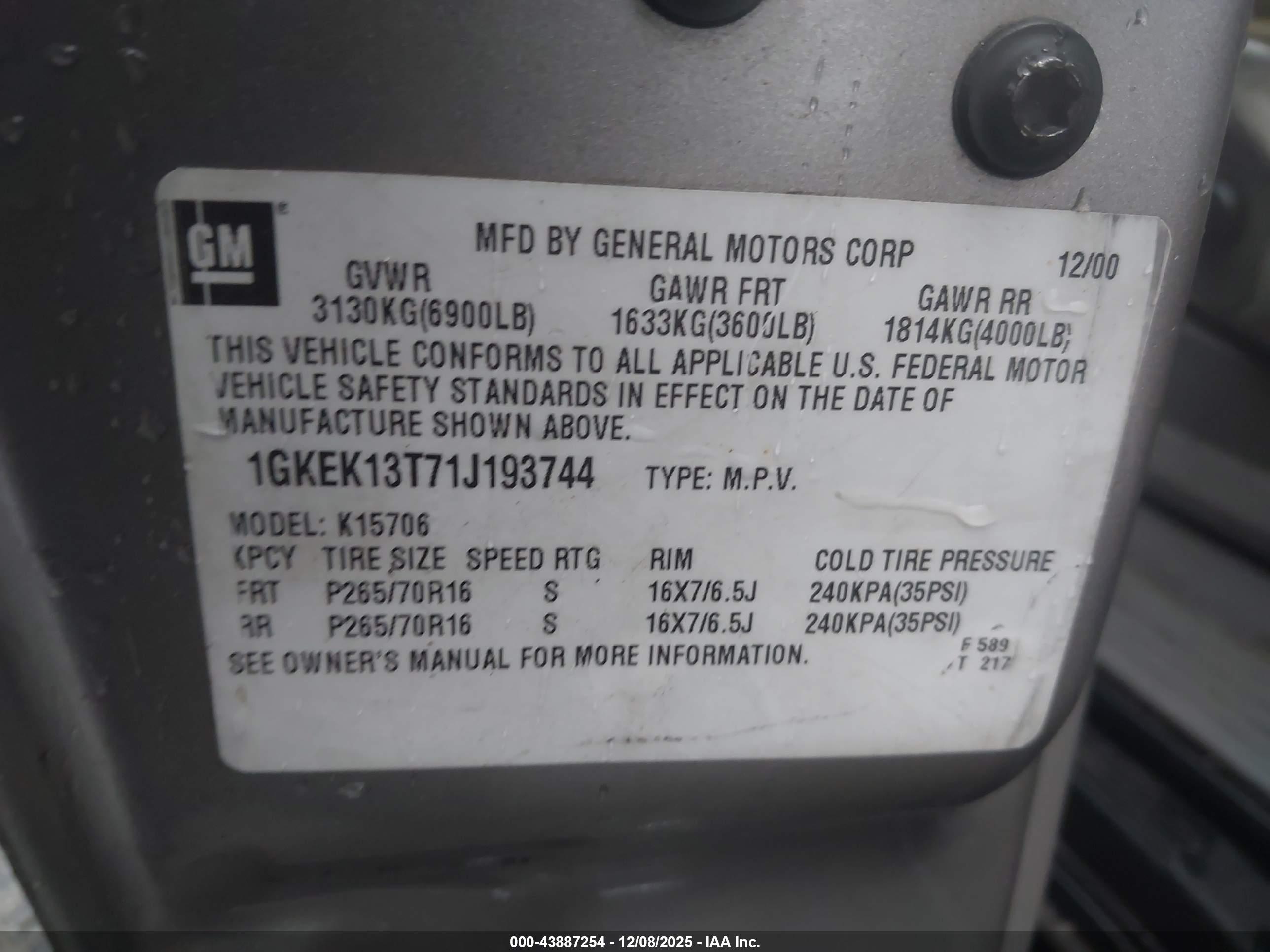 GMC YUKON image 9