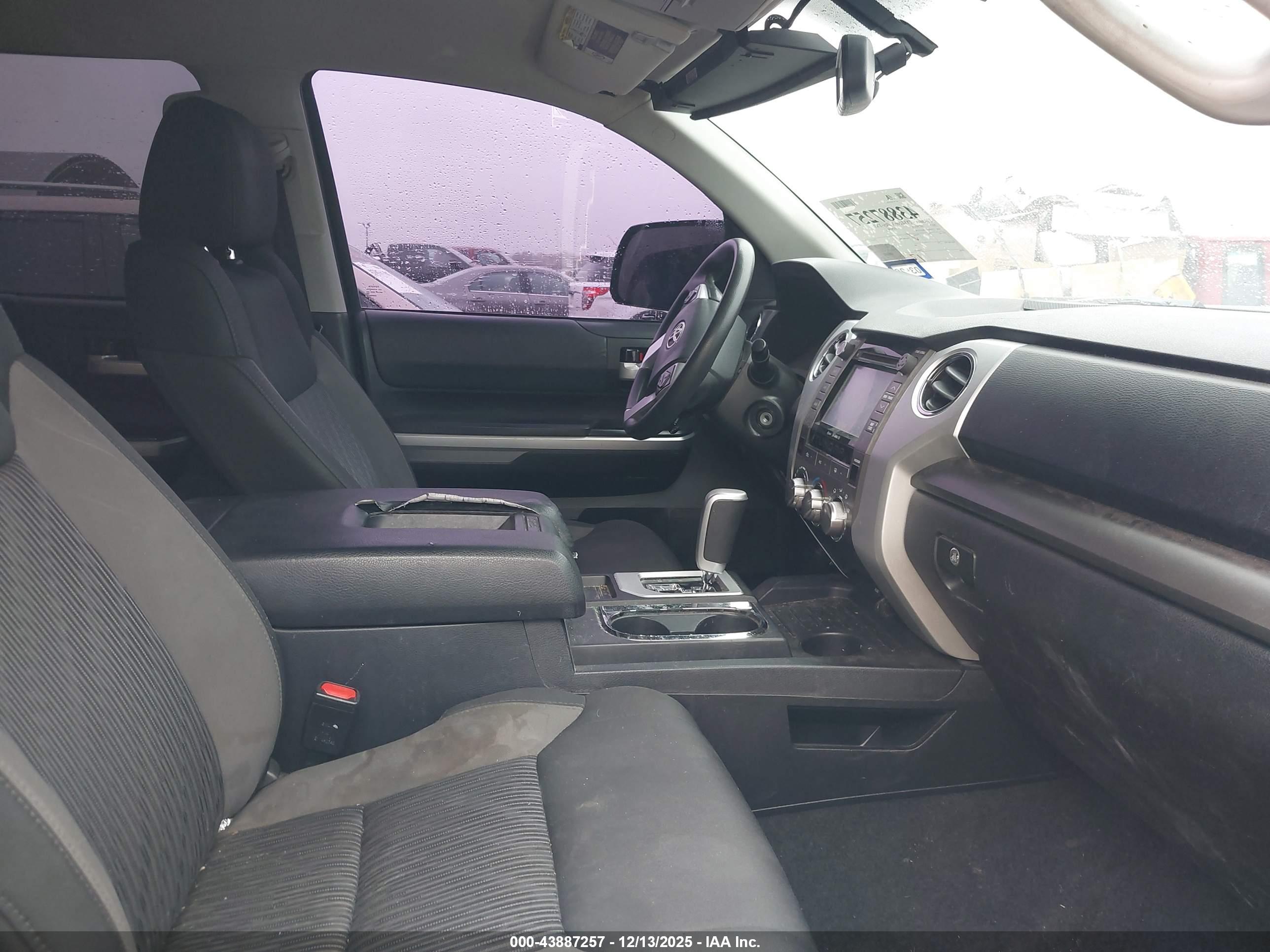 TOYOTA TUNDRA image 5