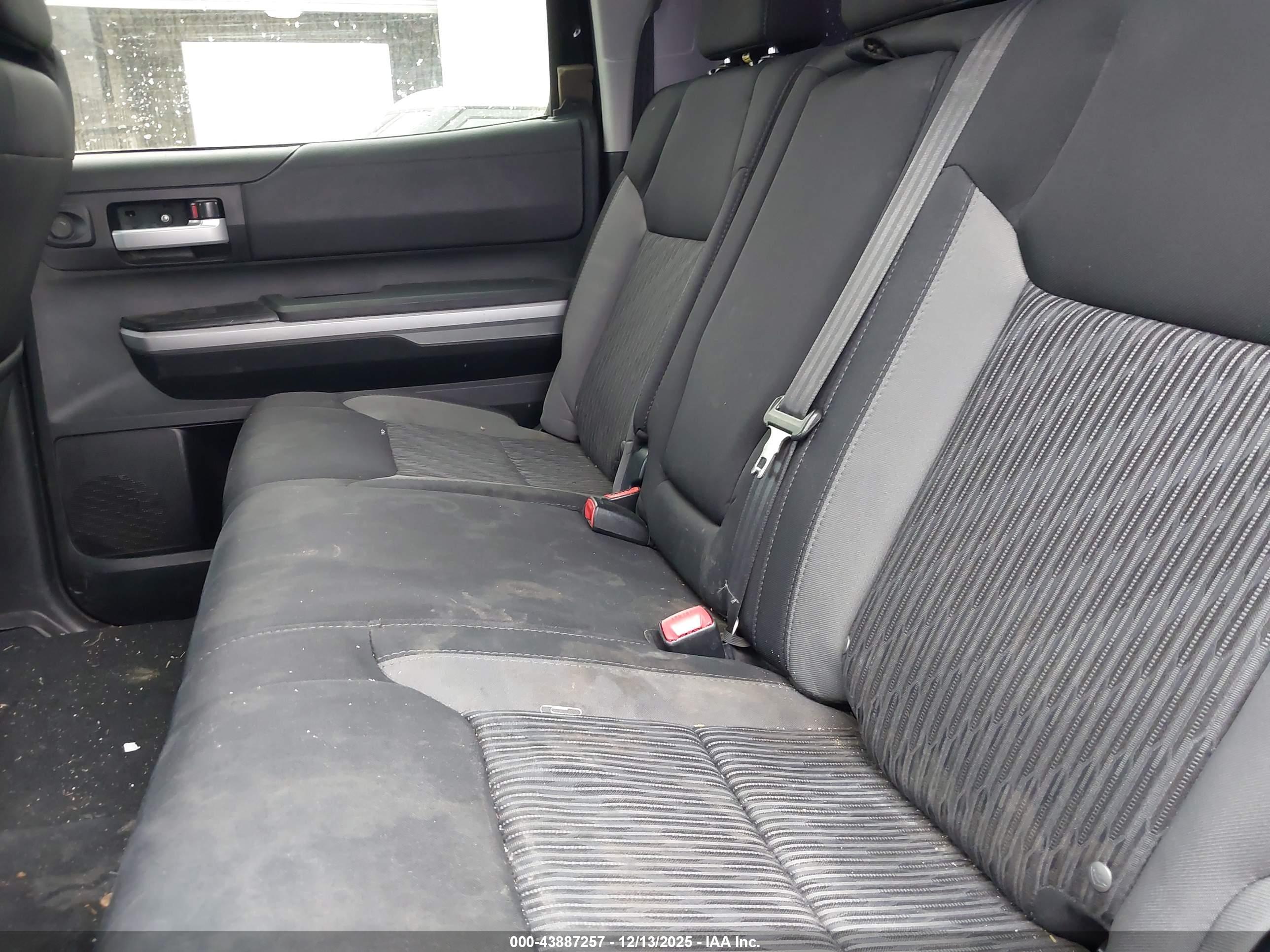 TOYOTA TUNDRA image 8