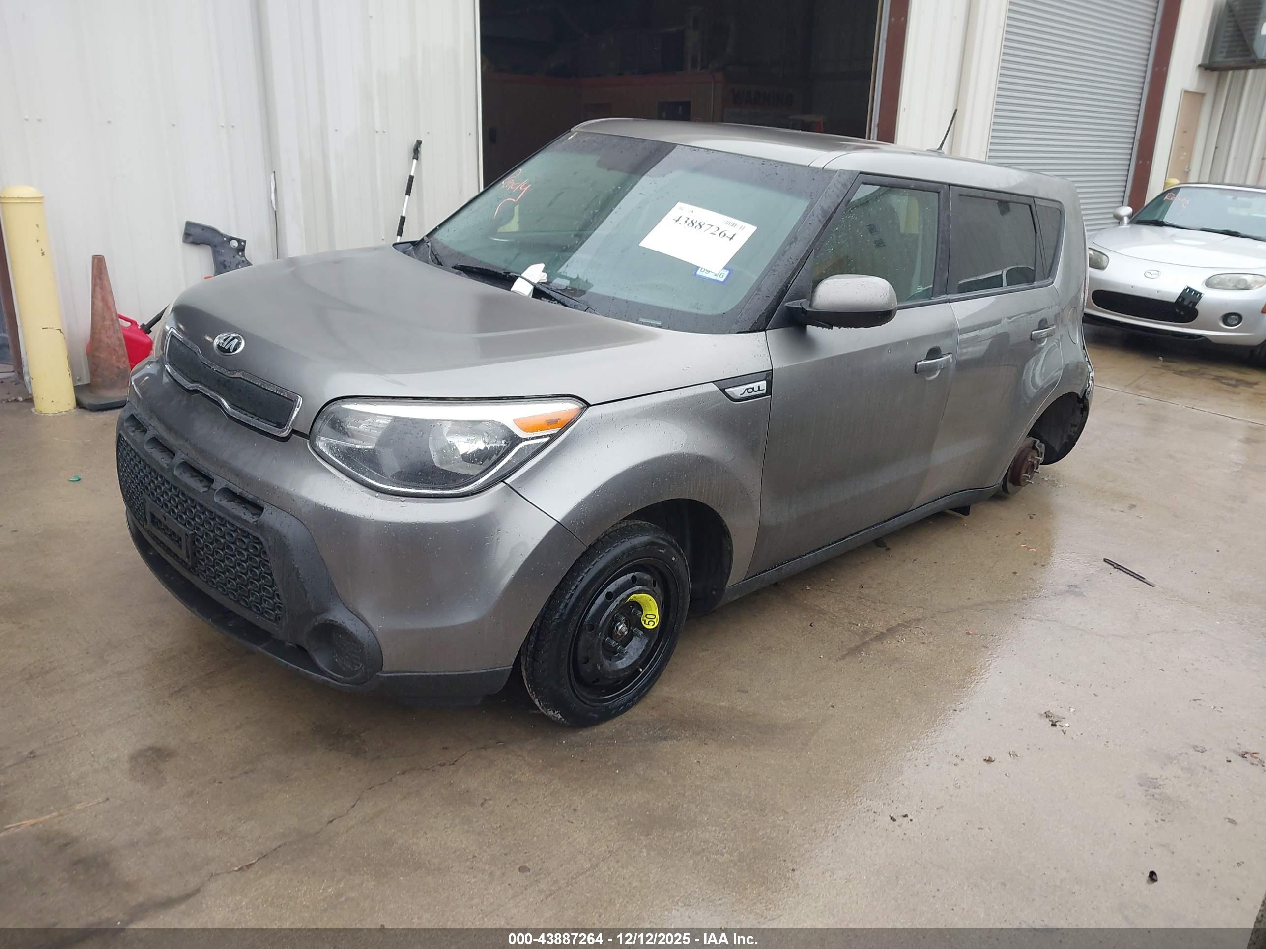 KIA SOUL image 2