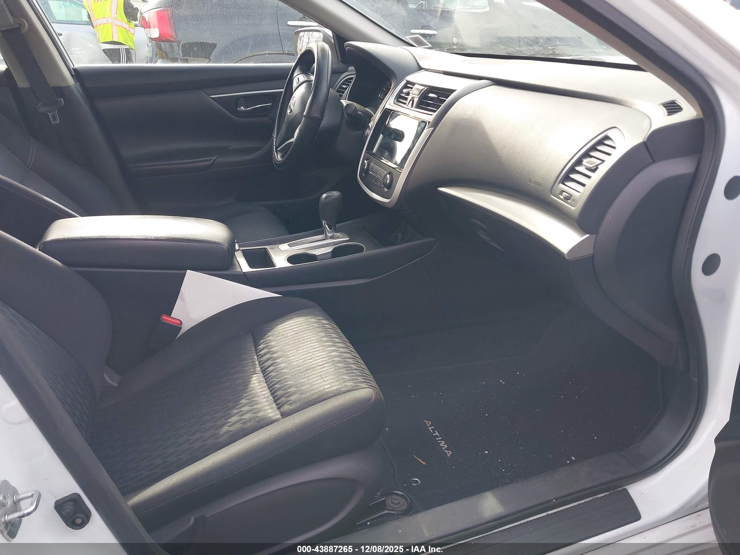 NISSAN ALTIMA image 5