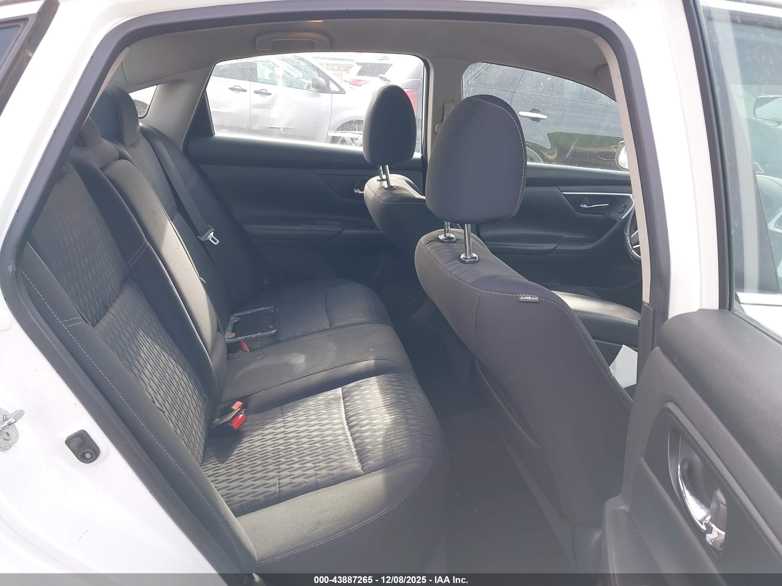 NISSAN ALTIMA image 8