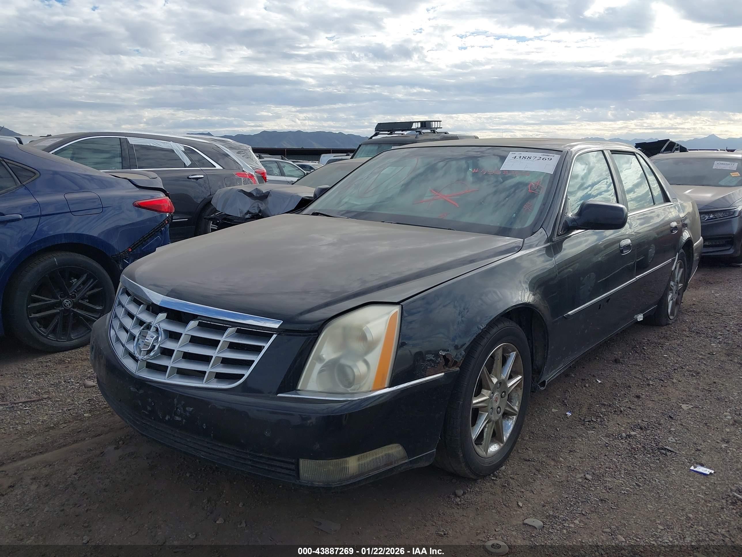 CADILLAC DTS image 2