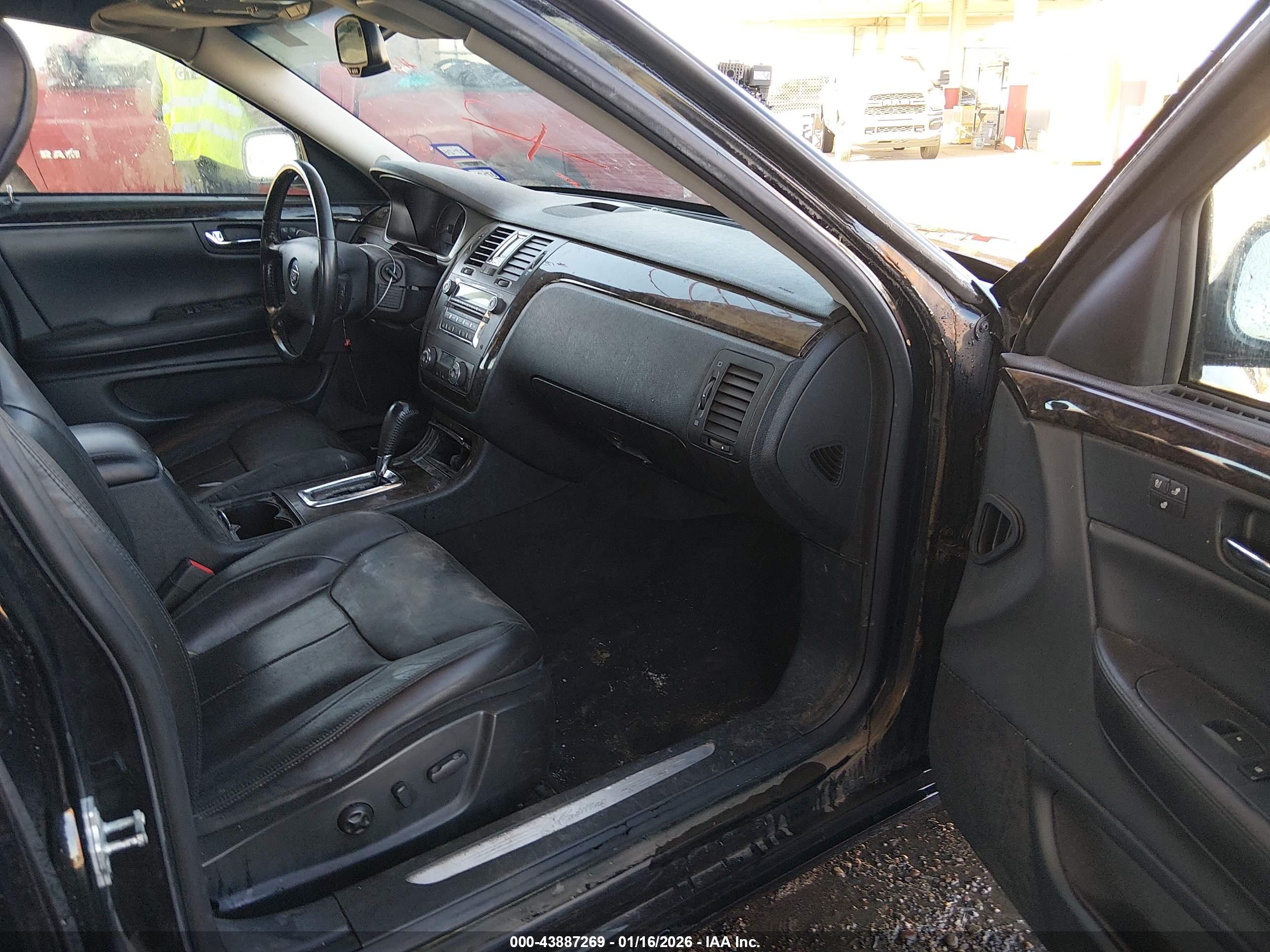 CADILLAC DTS image 5