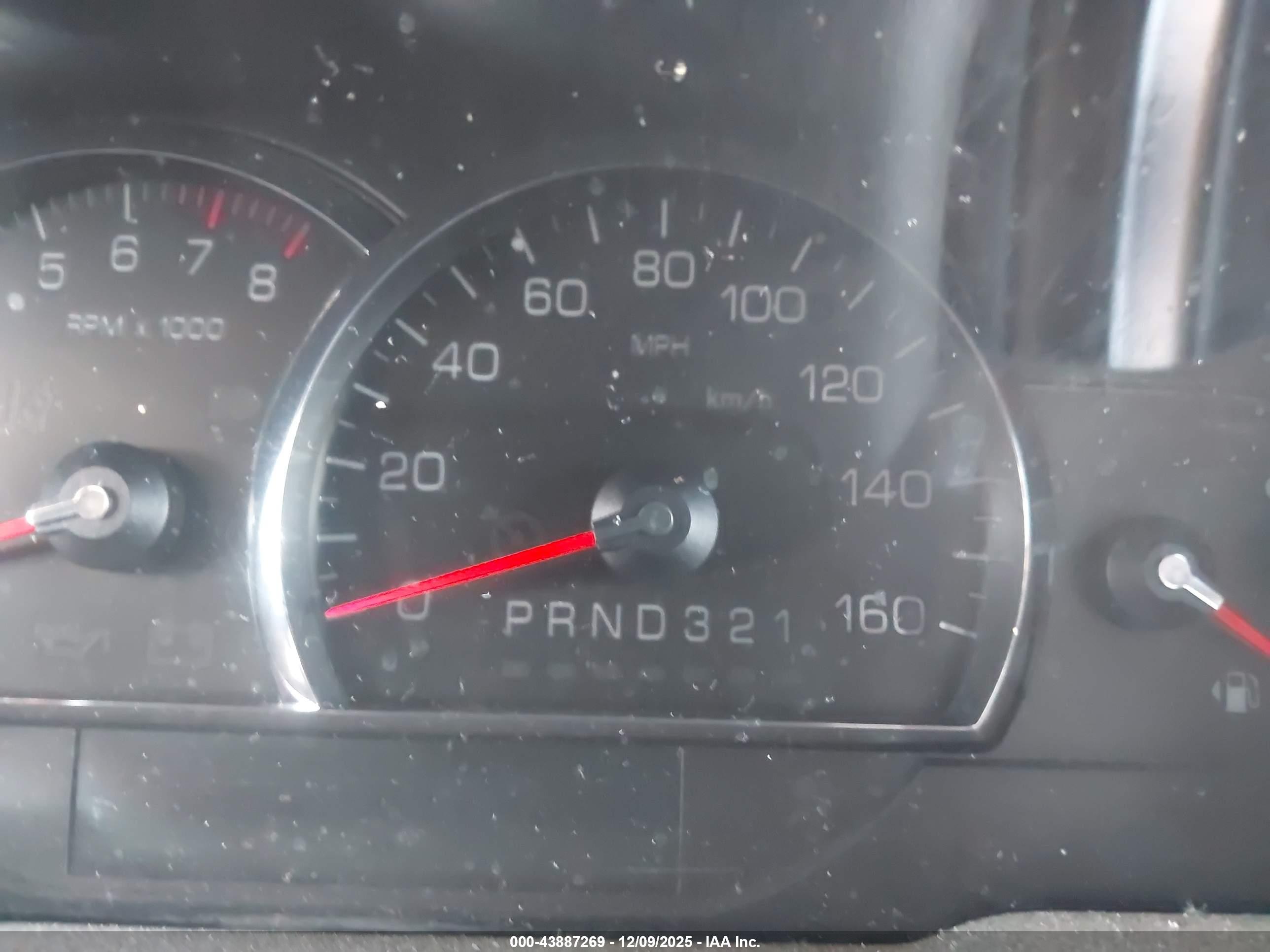 CADILLAC DTS image 7