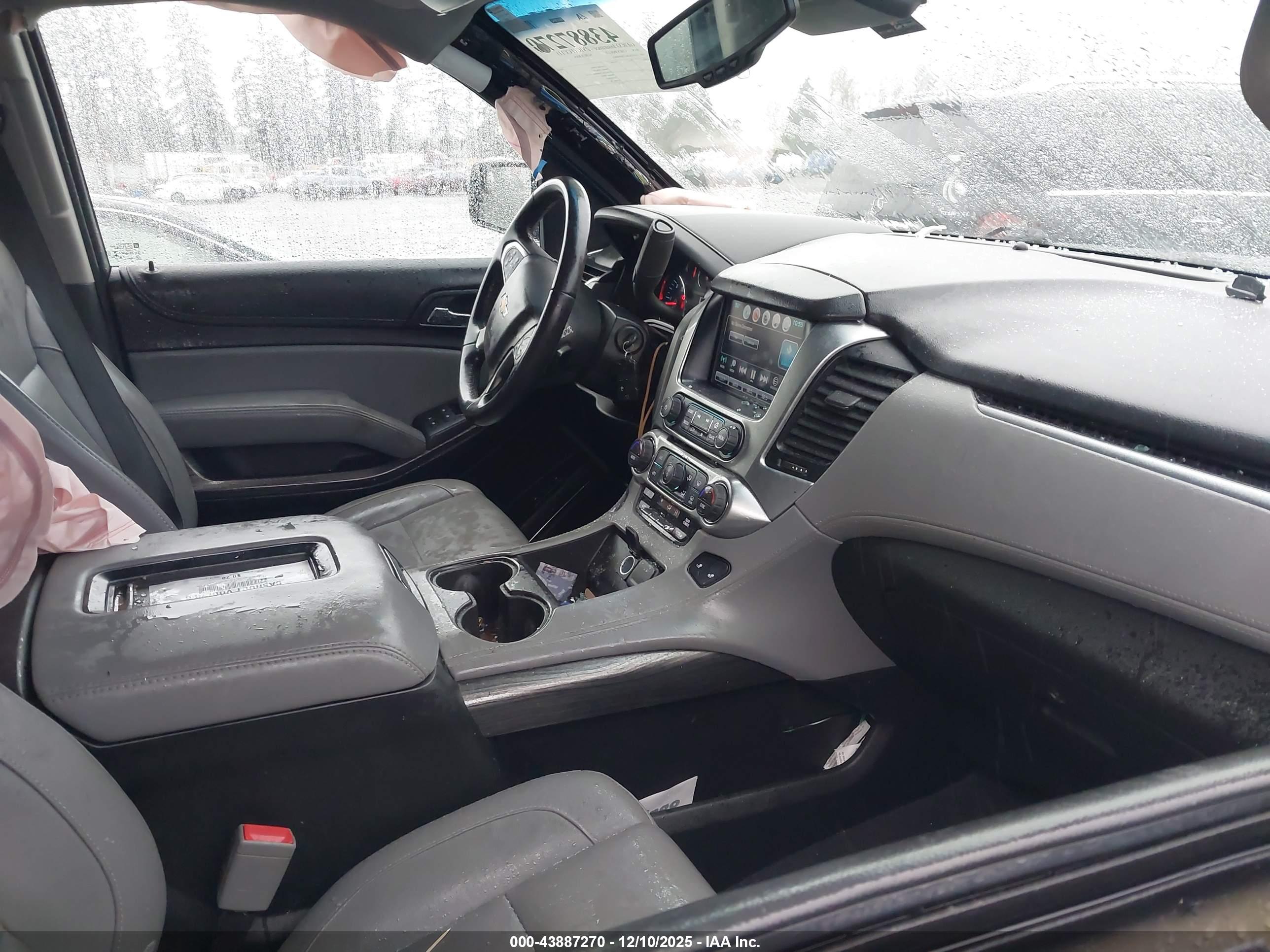 CHEVROLET SUBURBAN image 5