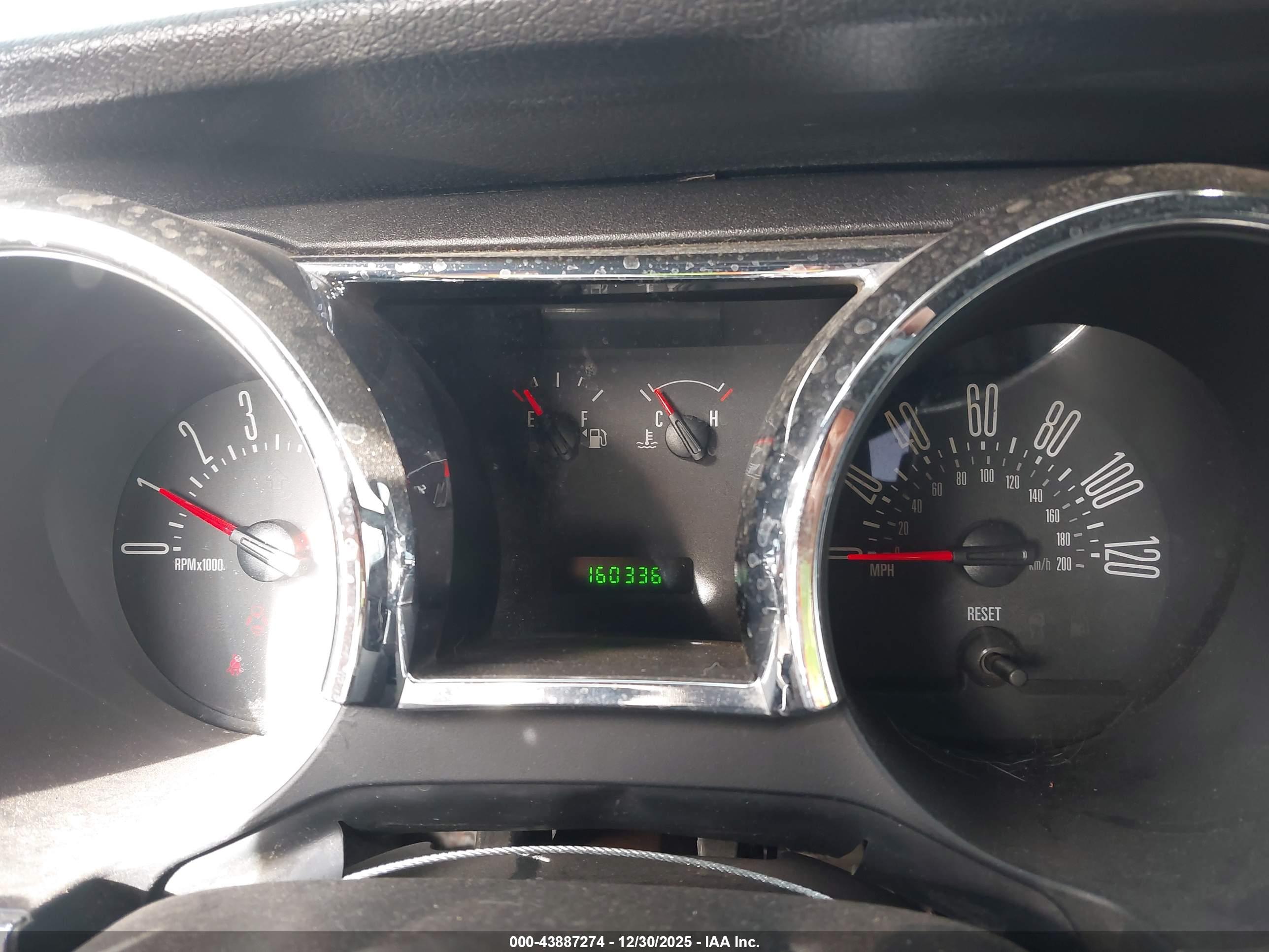 FORD MUSTANG image 7