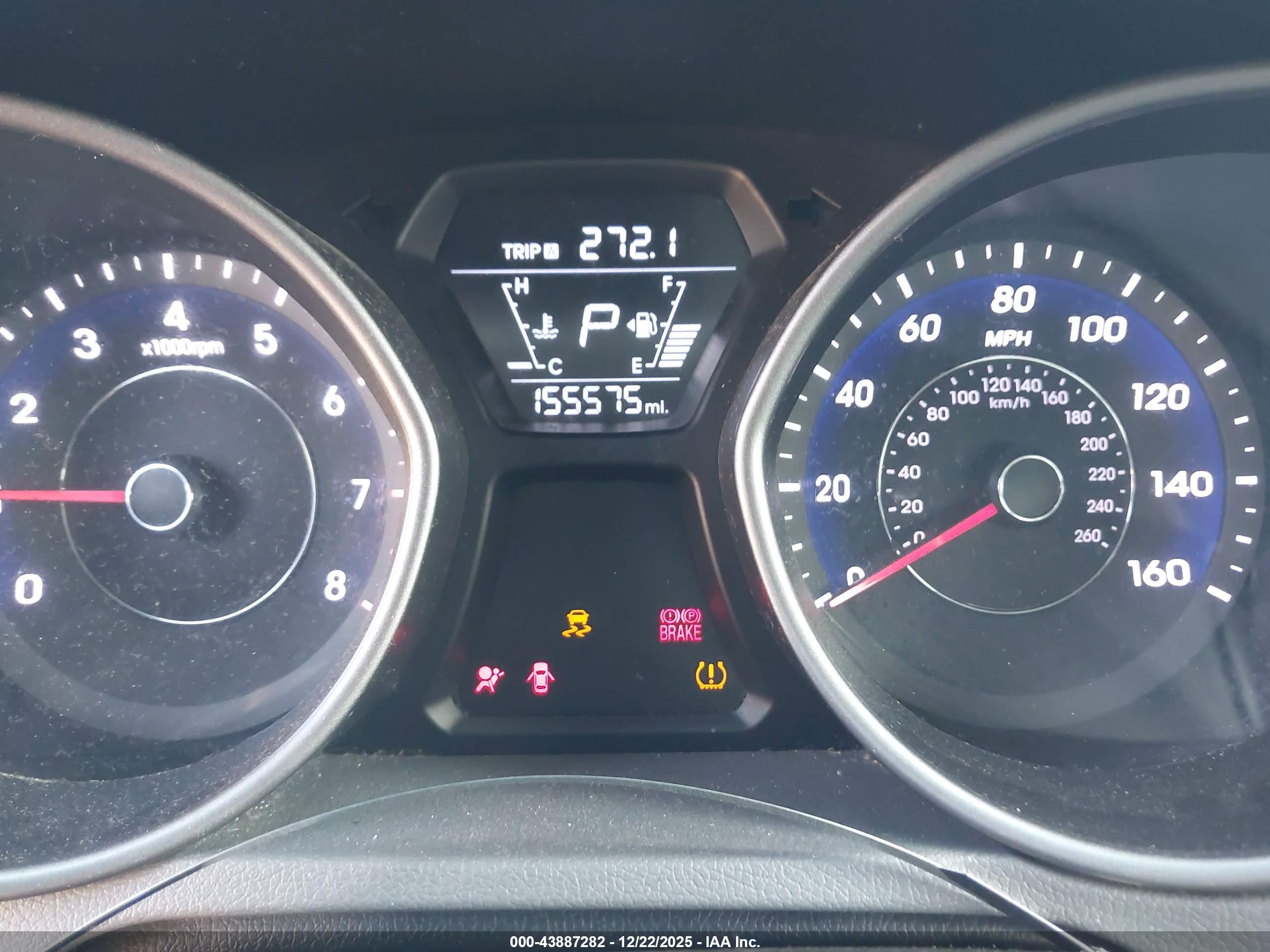 HYUNDAI ELANTRA image 7