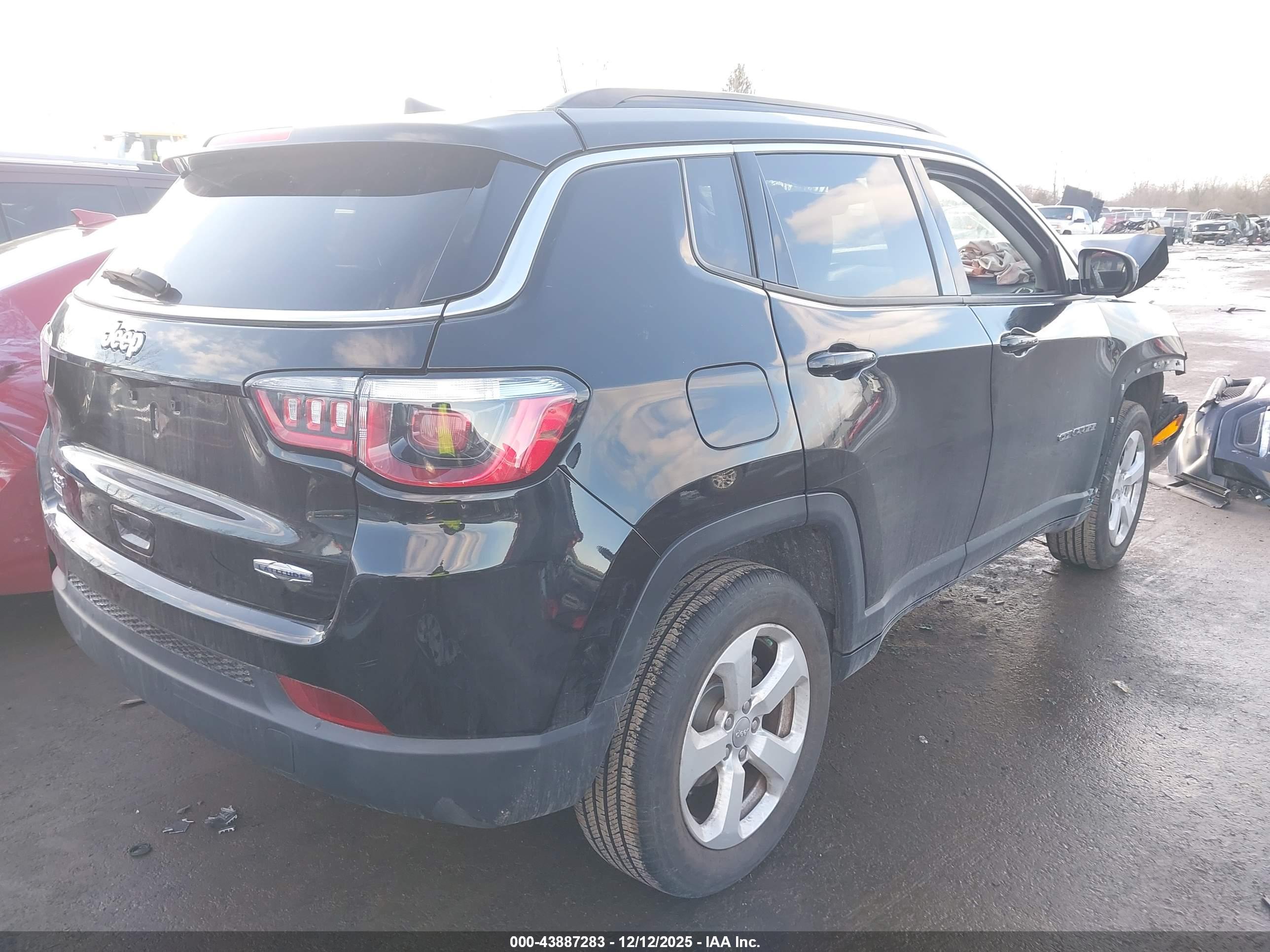 JEEP COMPASS image 4