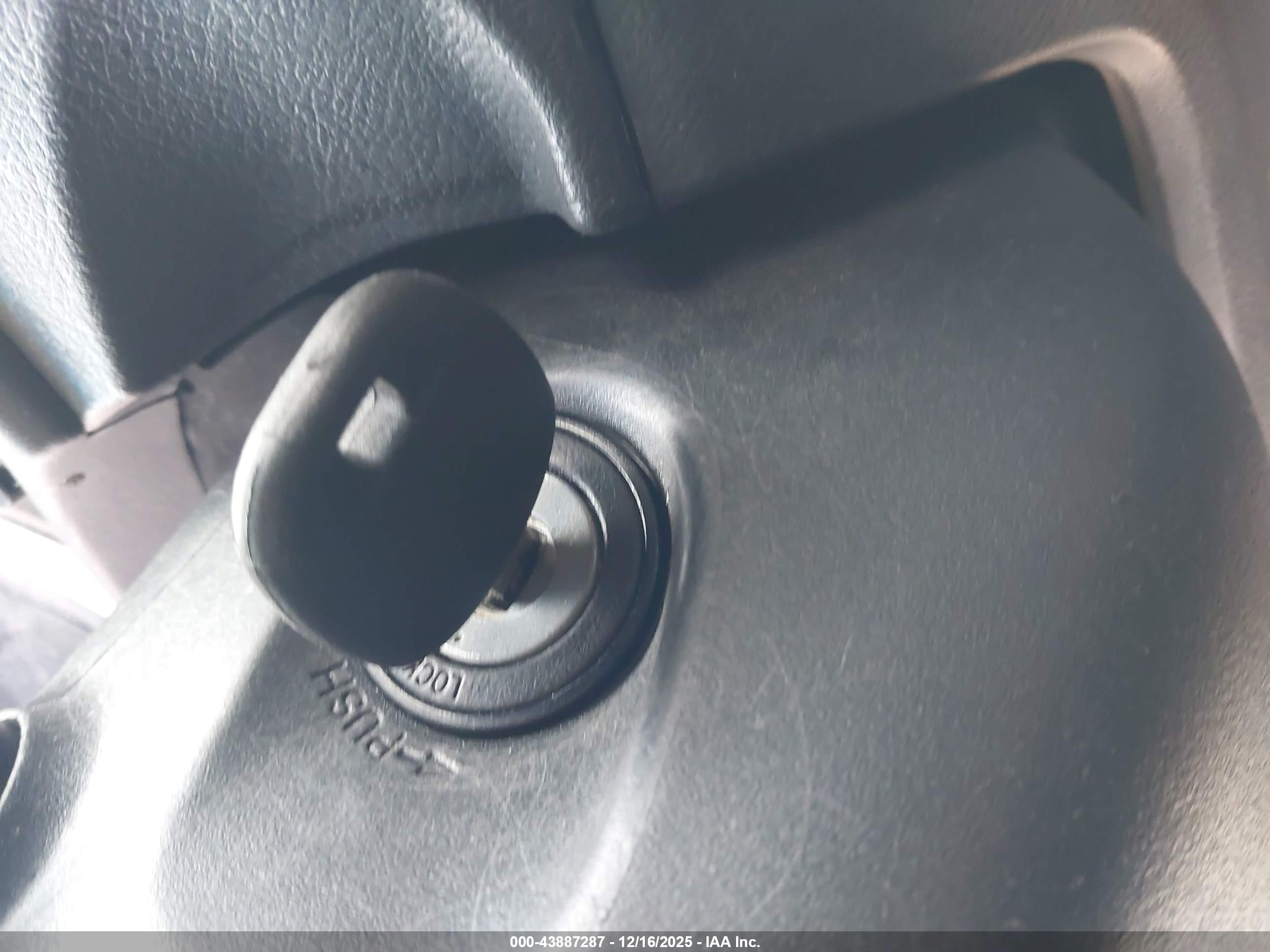 TOYOTA COROLLA image 11