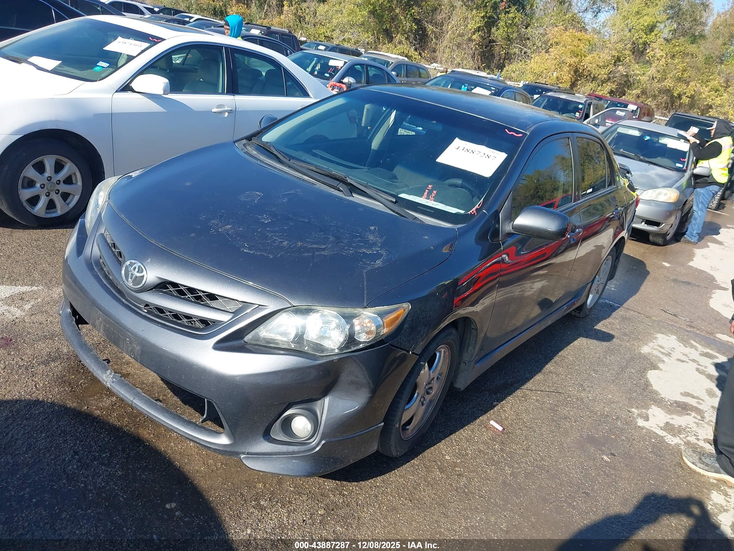 TOYOTA COROLLA image 2