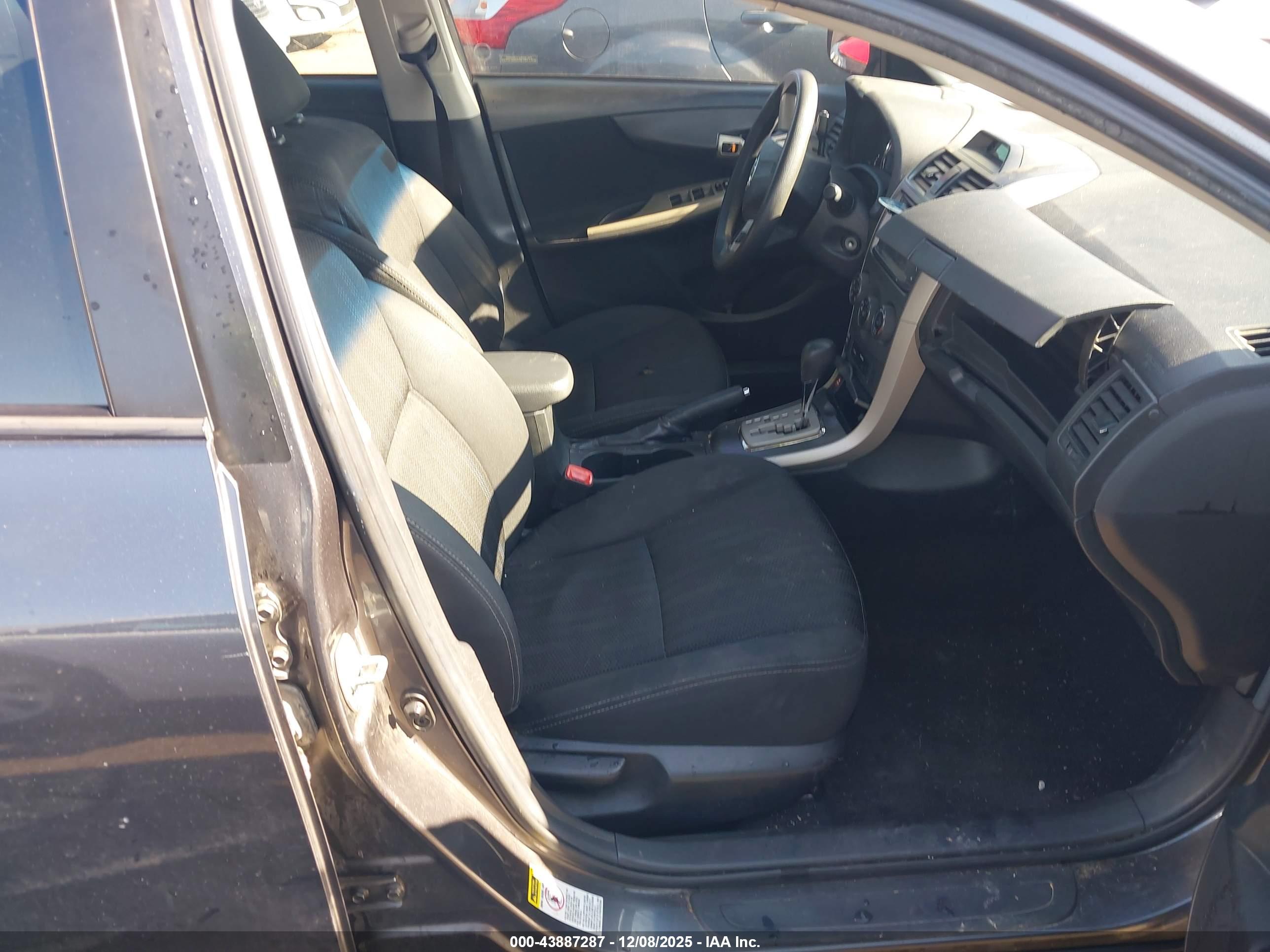 TOYOTA COROLLA image 5