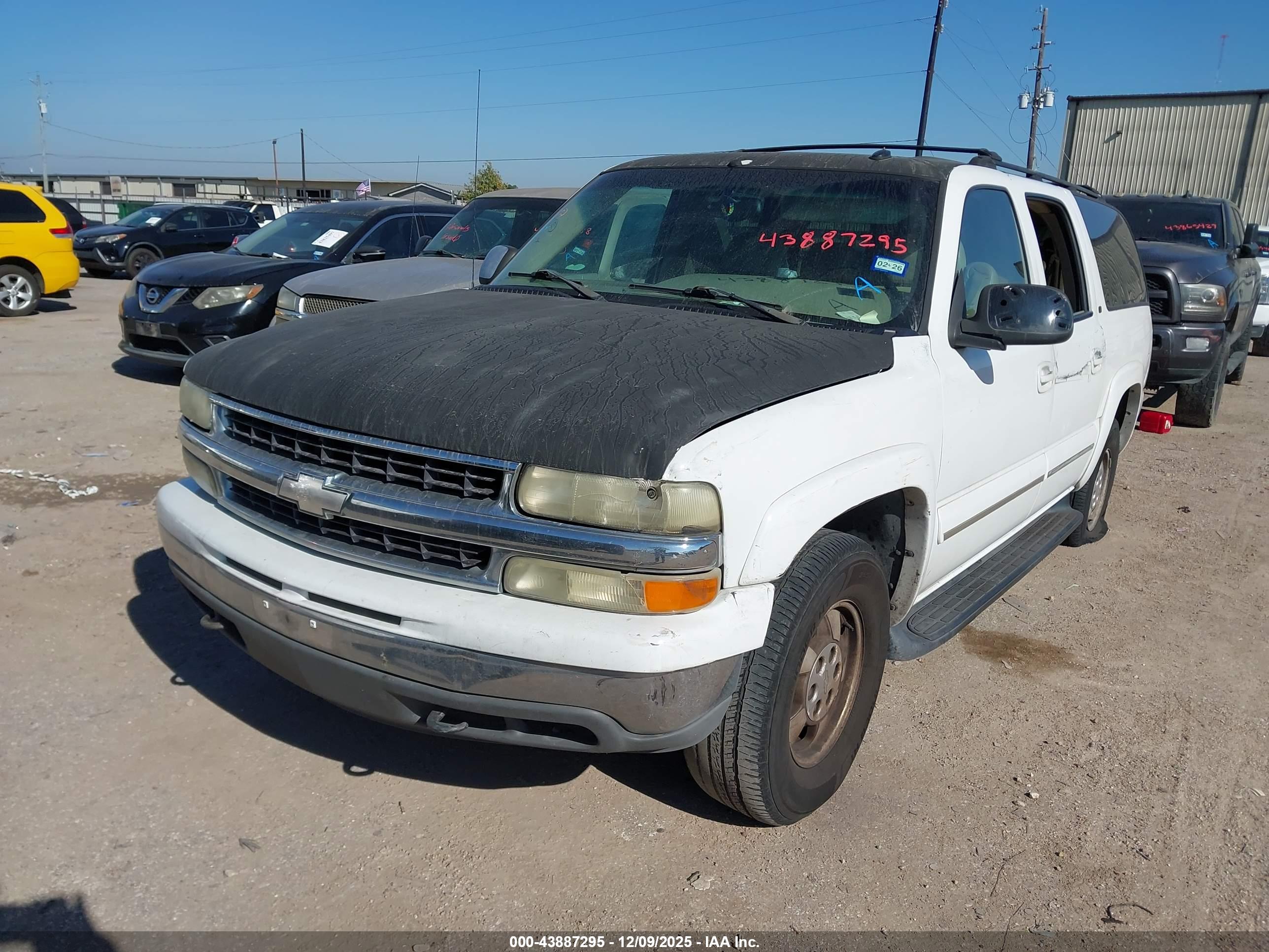 CHEVROLET SUBURBAN image 2