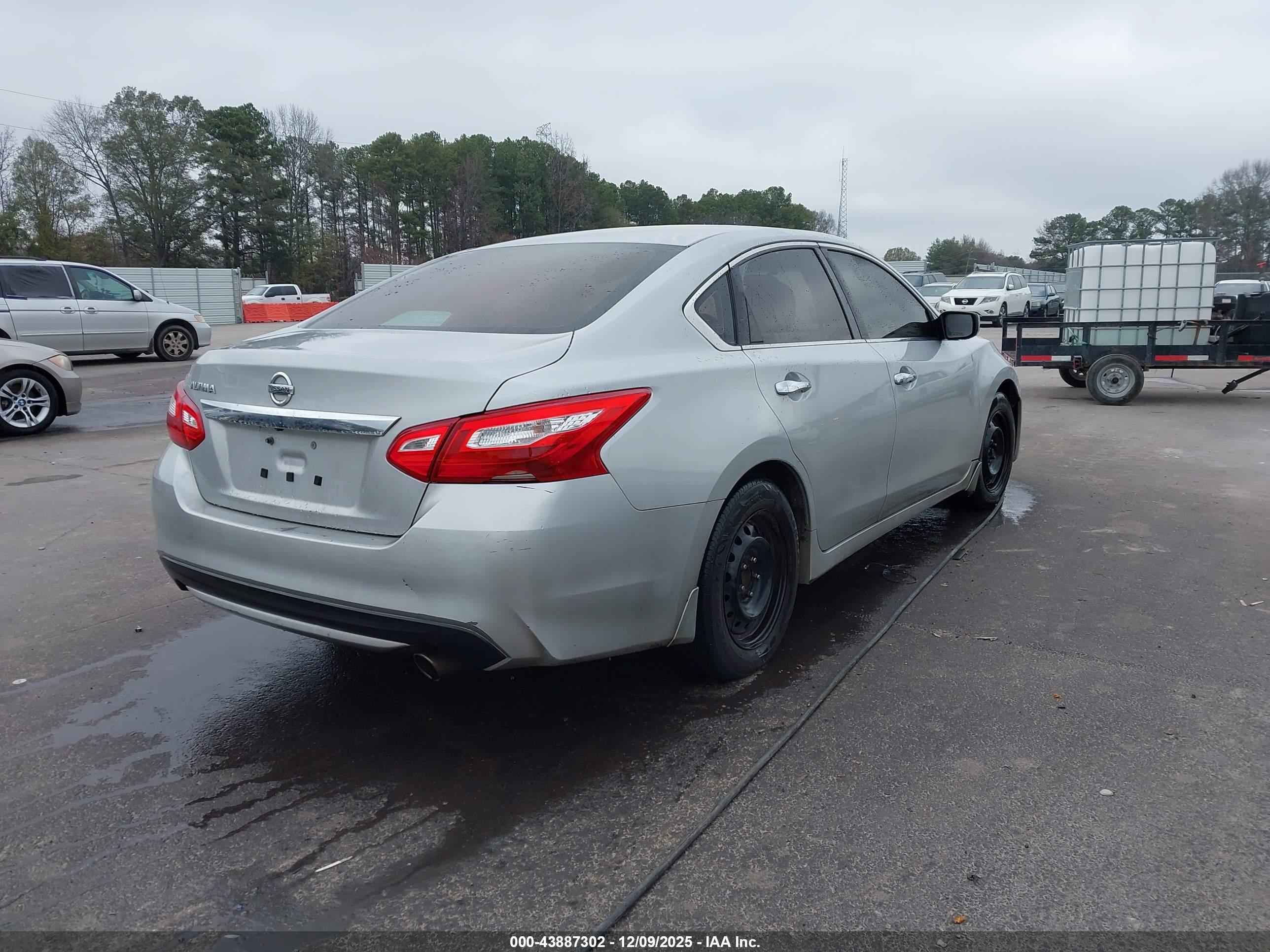 NISSAN ALTIMA image 4