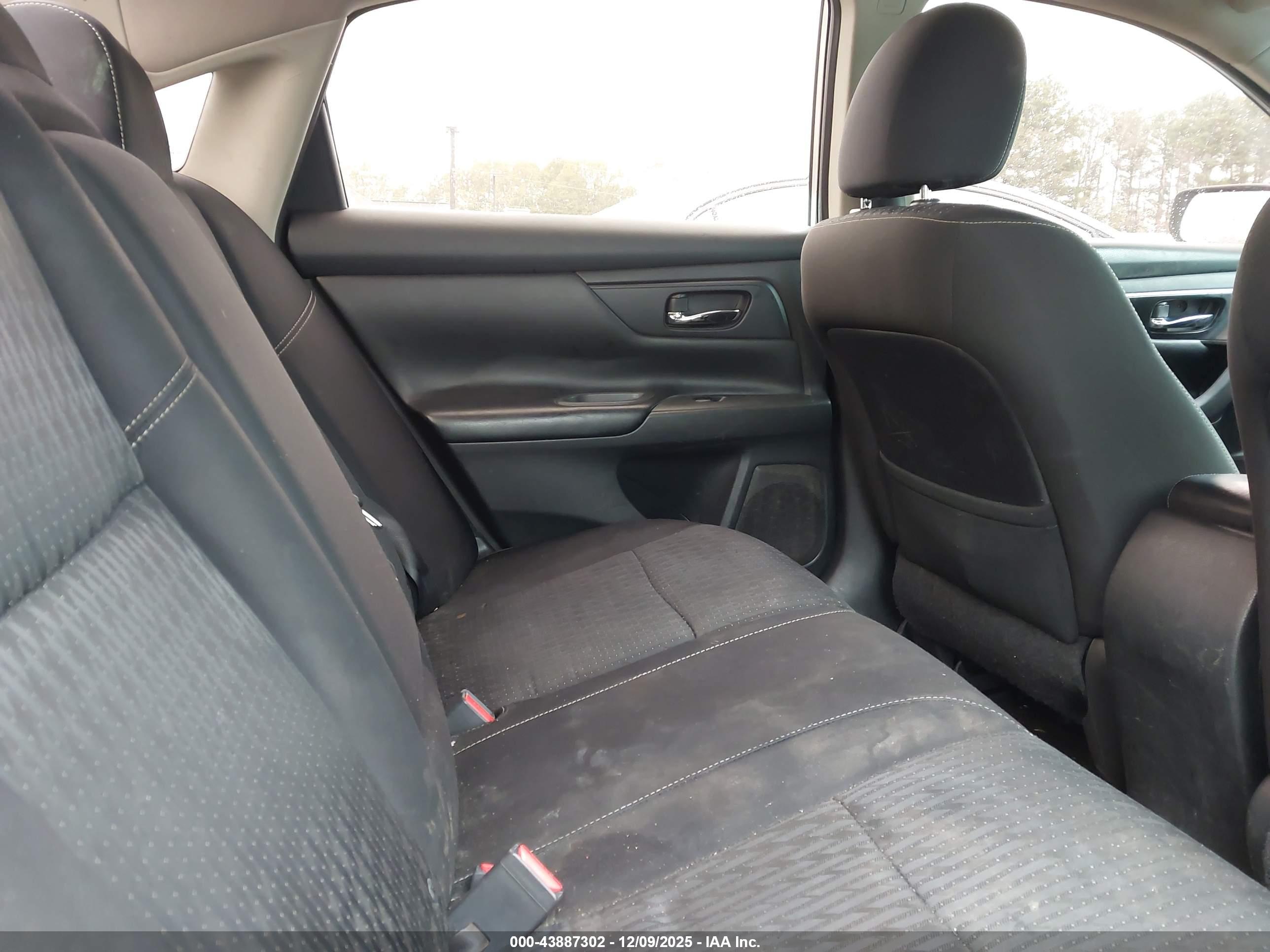 NISSAN ALTIMA image 8