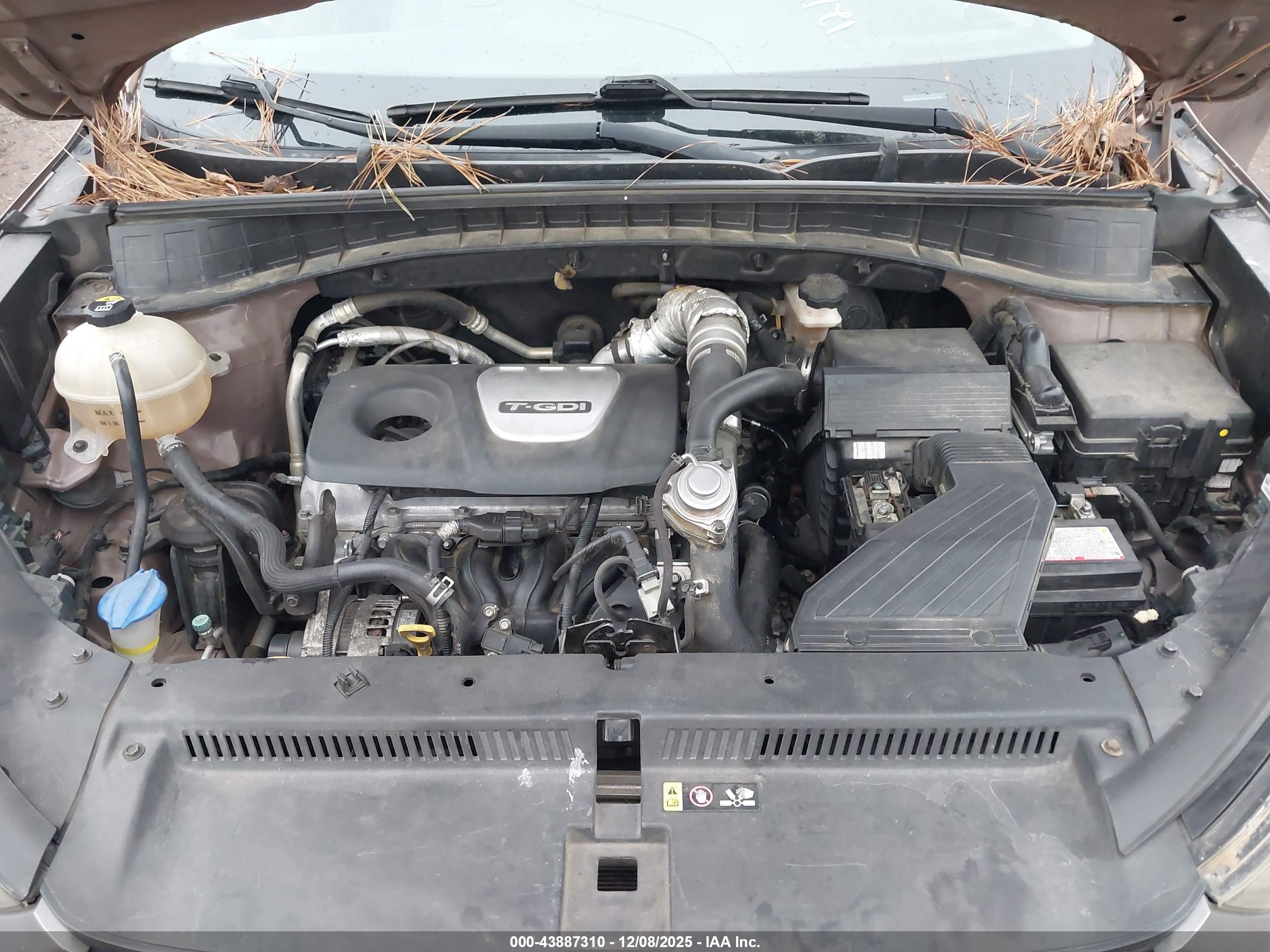 HYUNDAI TUCSON image 10