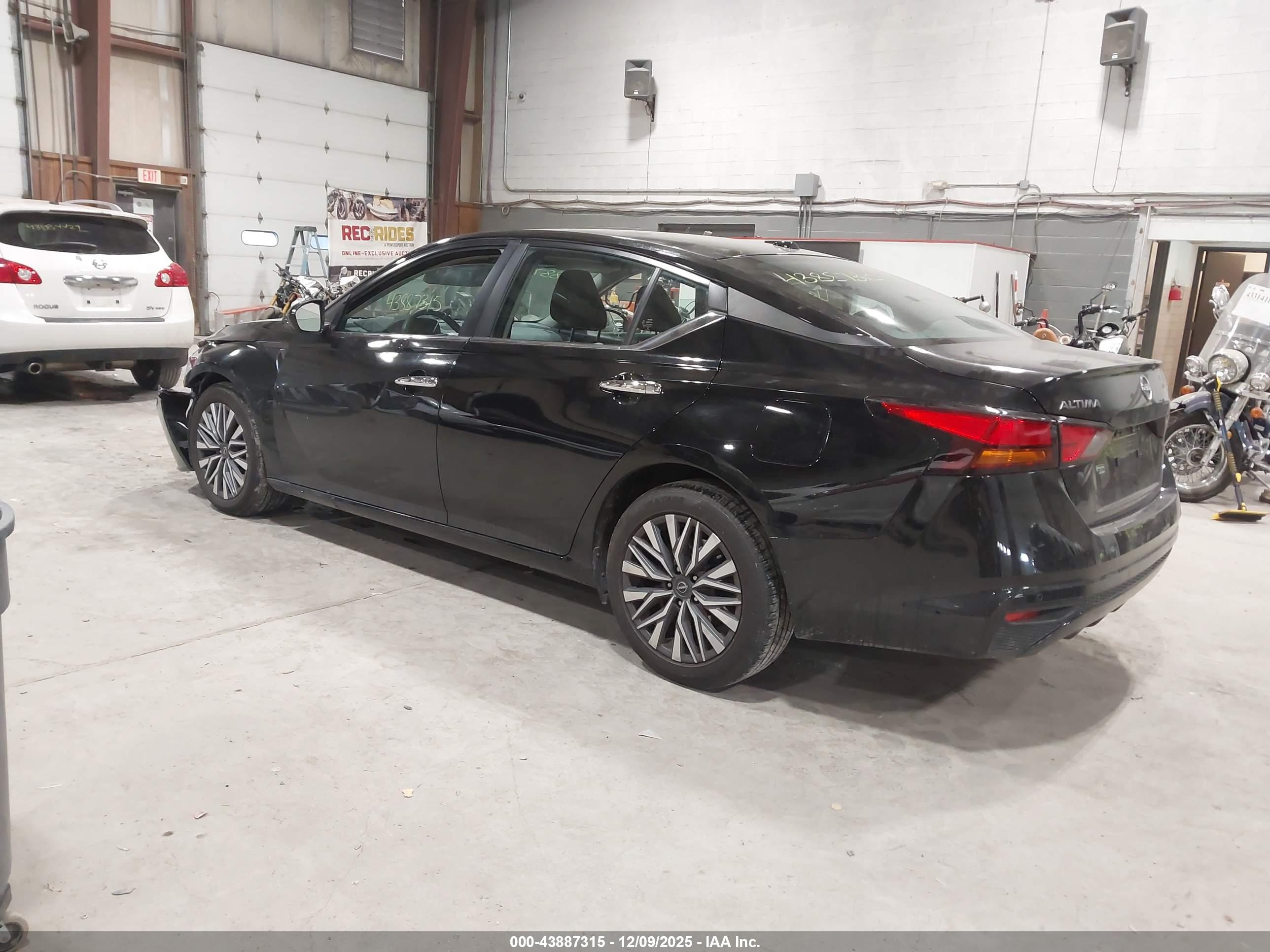 NISSAN ALTIMA image 3