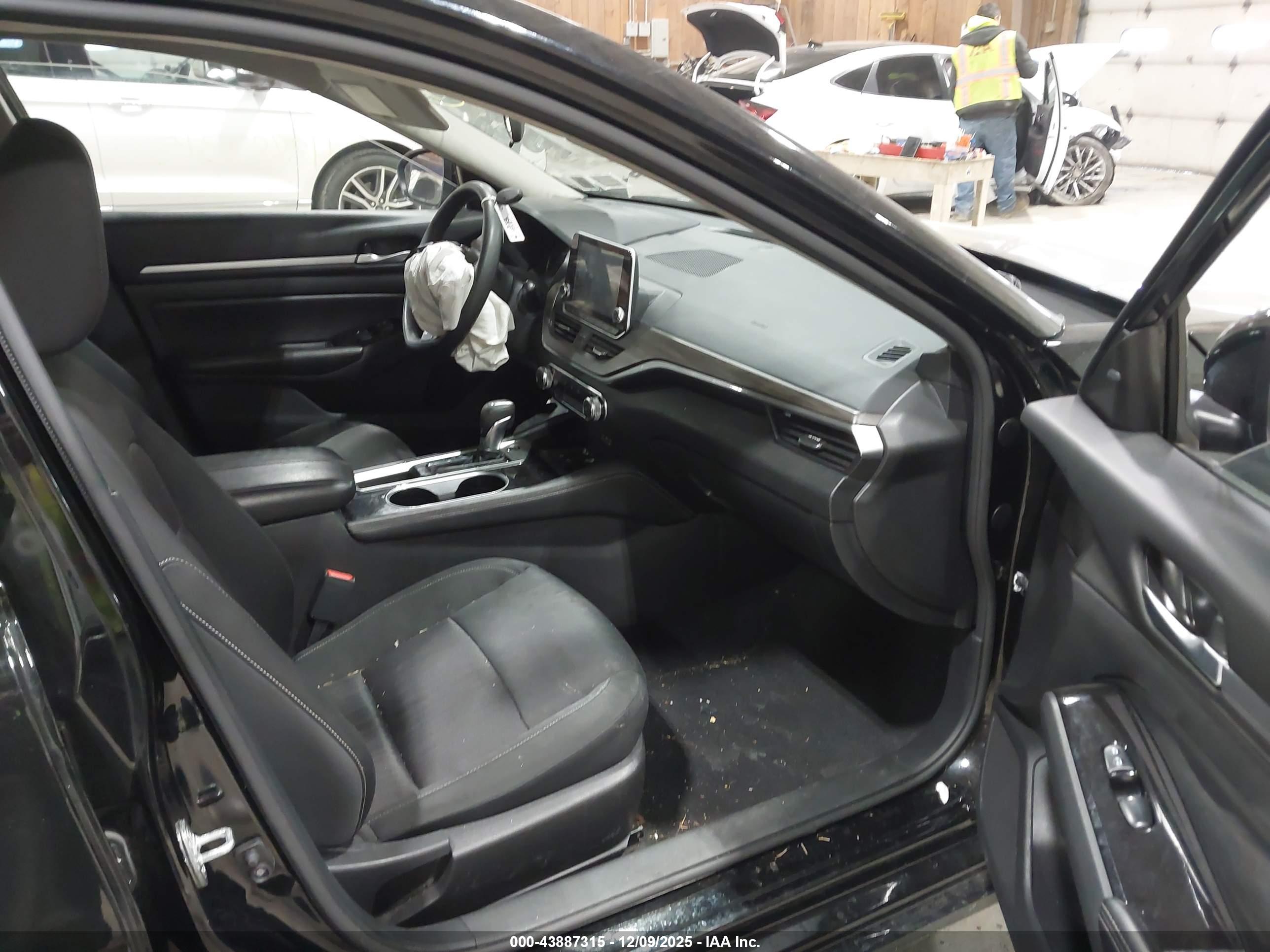 NISSAN ALTIMA image 5