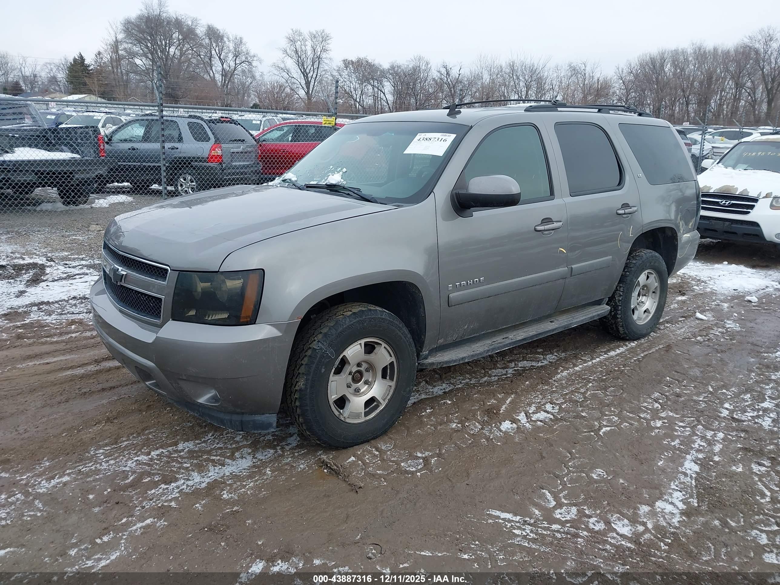 CHEVROLET TAHOE image 2