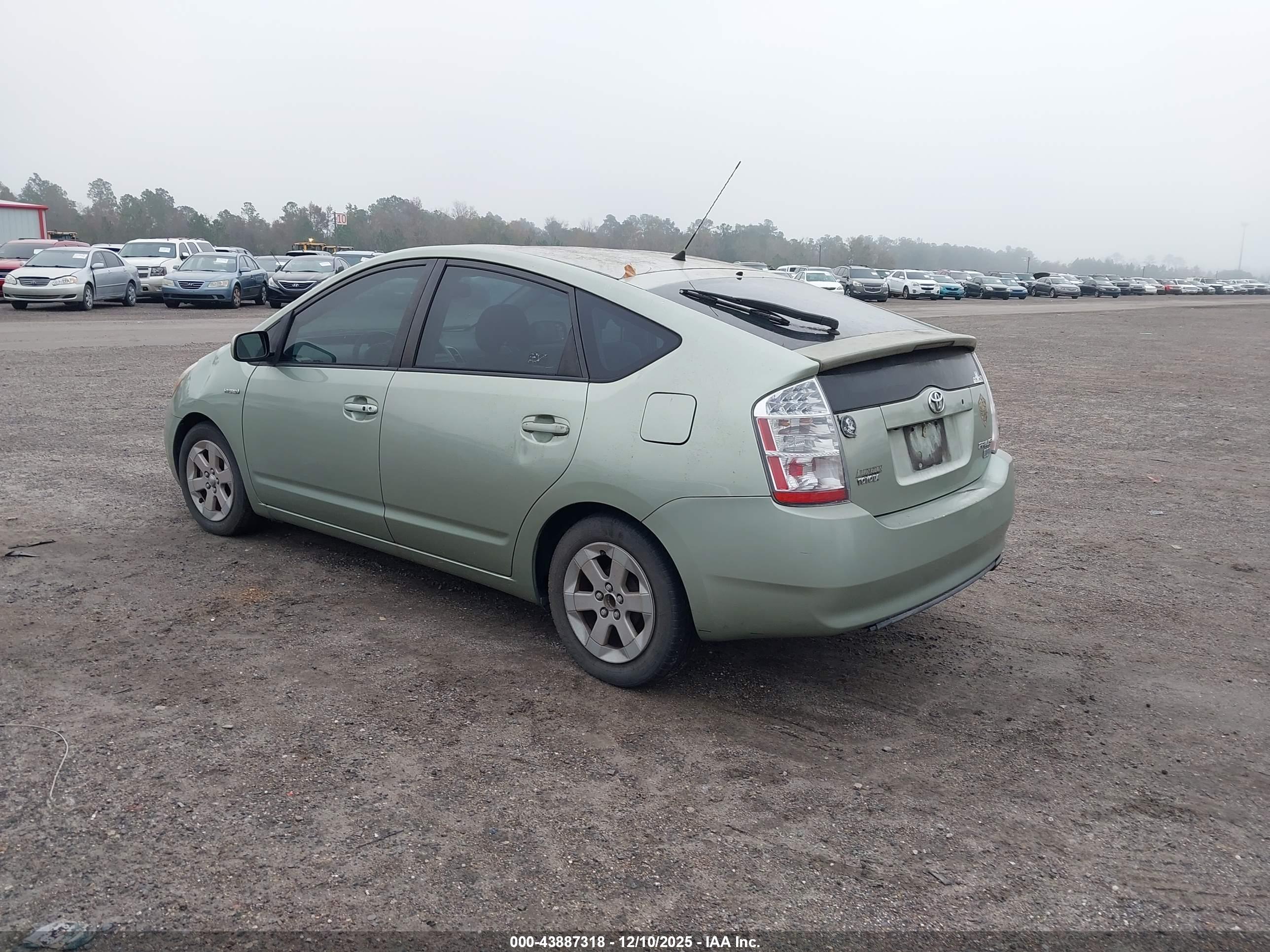 TOYOTA PRIUS image 3