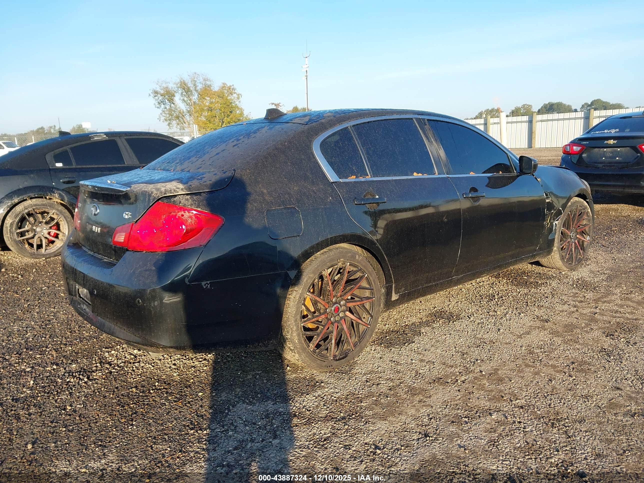 INFINITI G37 image 4