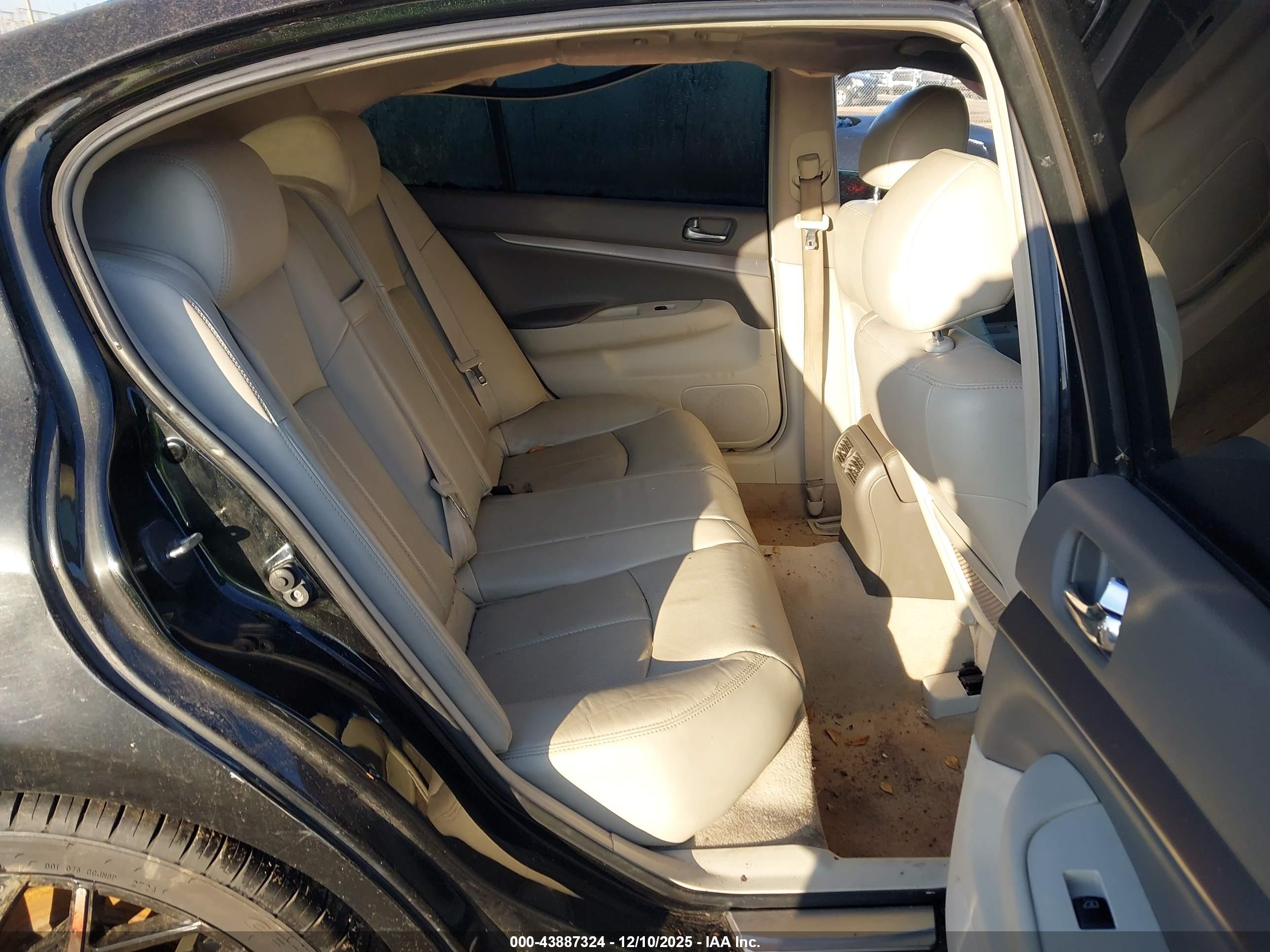 INFINITI G37 image 8