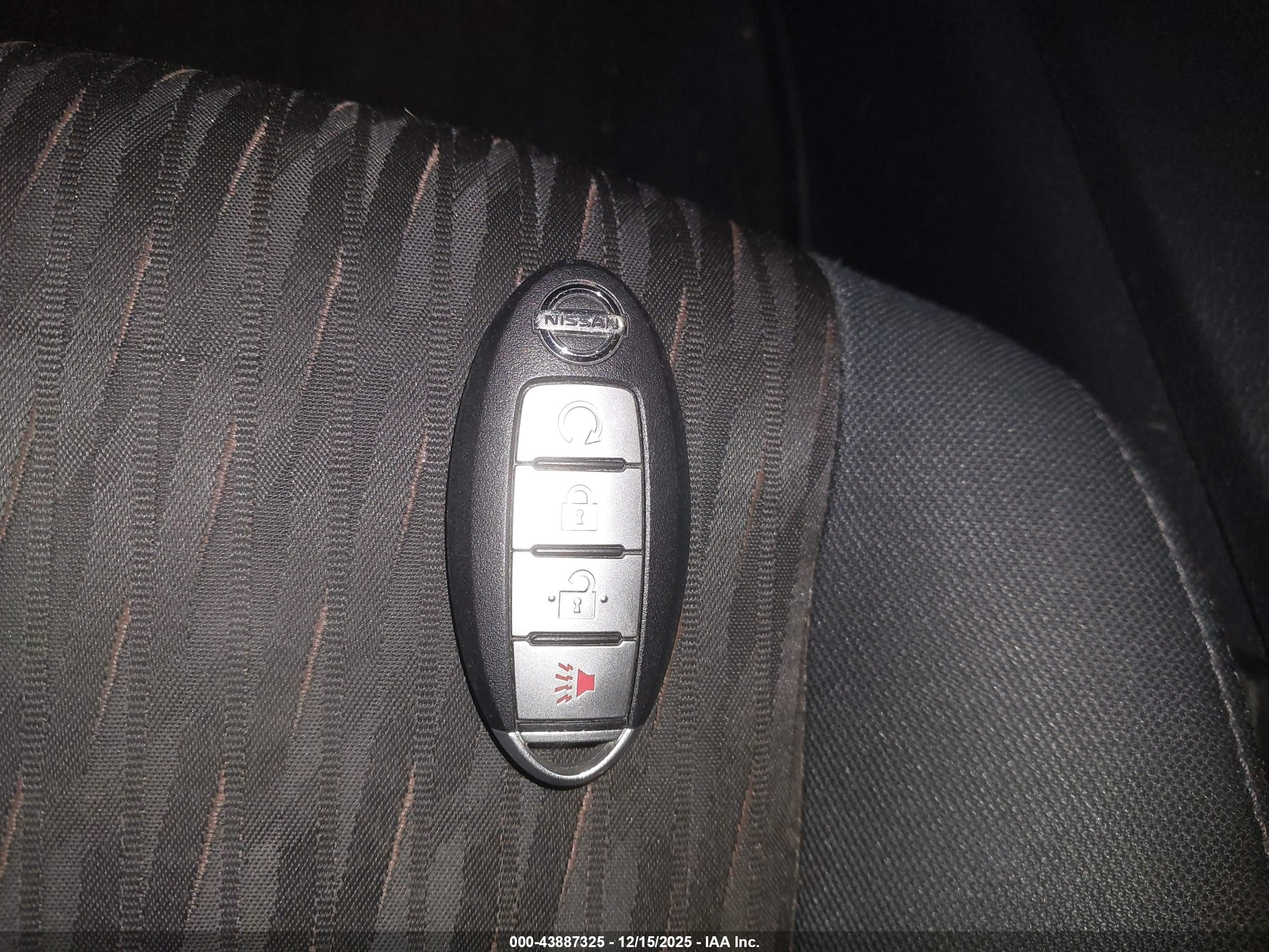 NISSAN ROGUE image 11