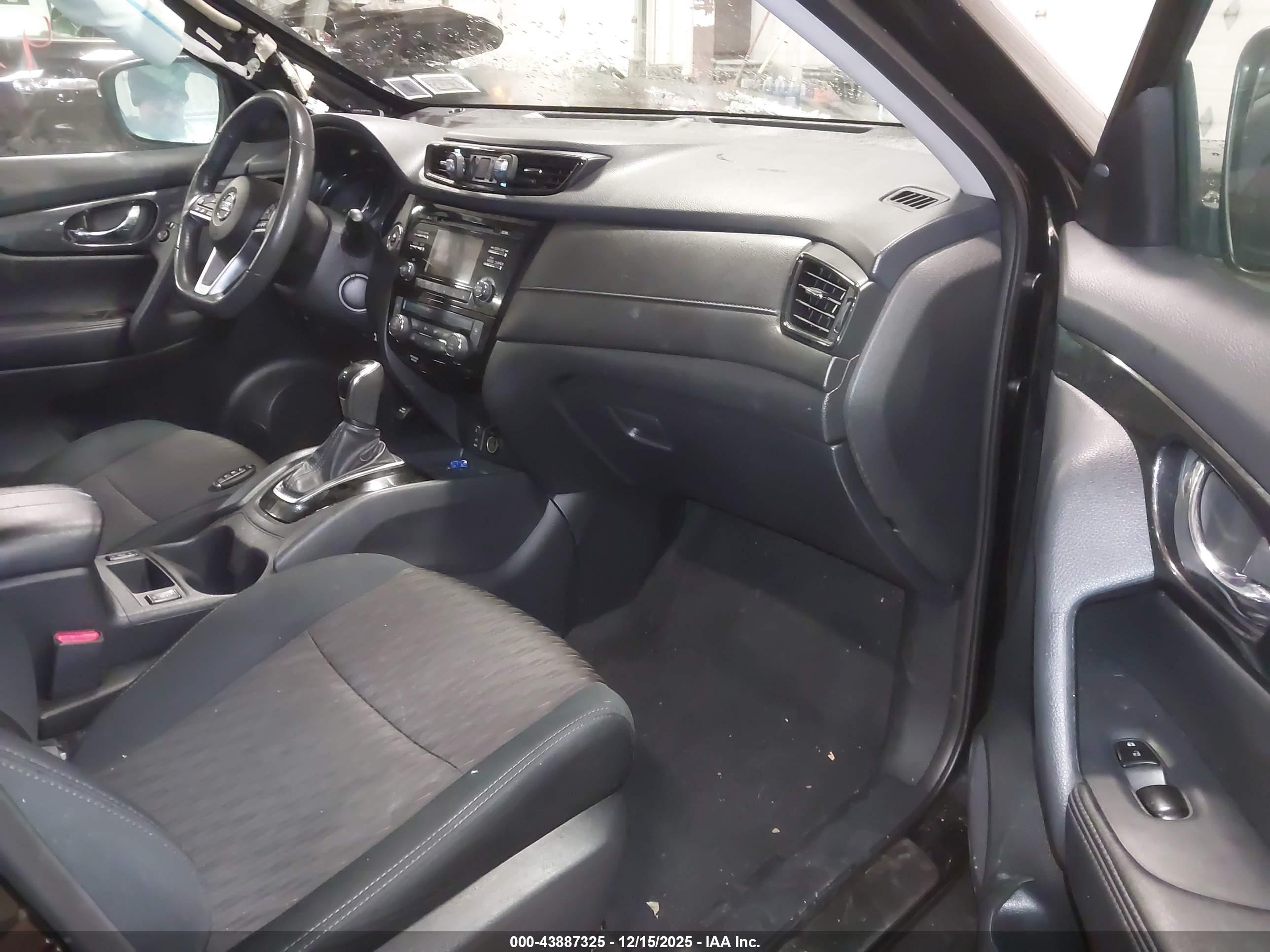 NISSAN ROGUE image 5