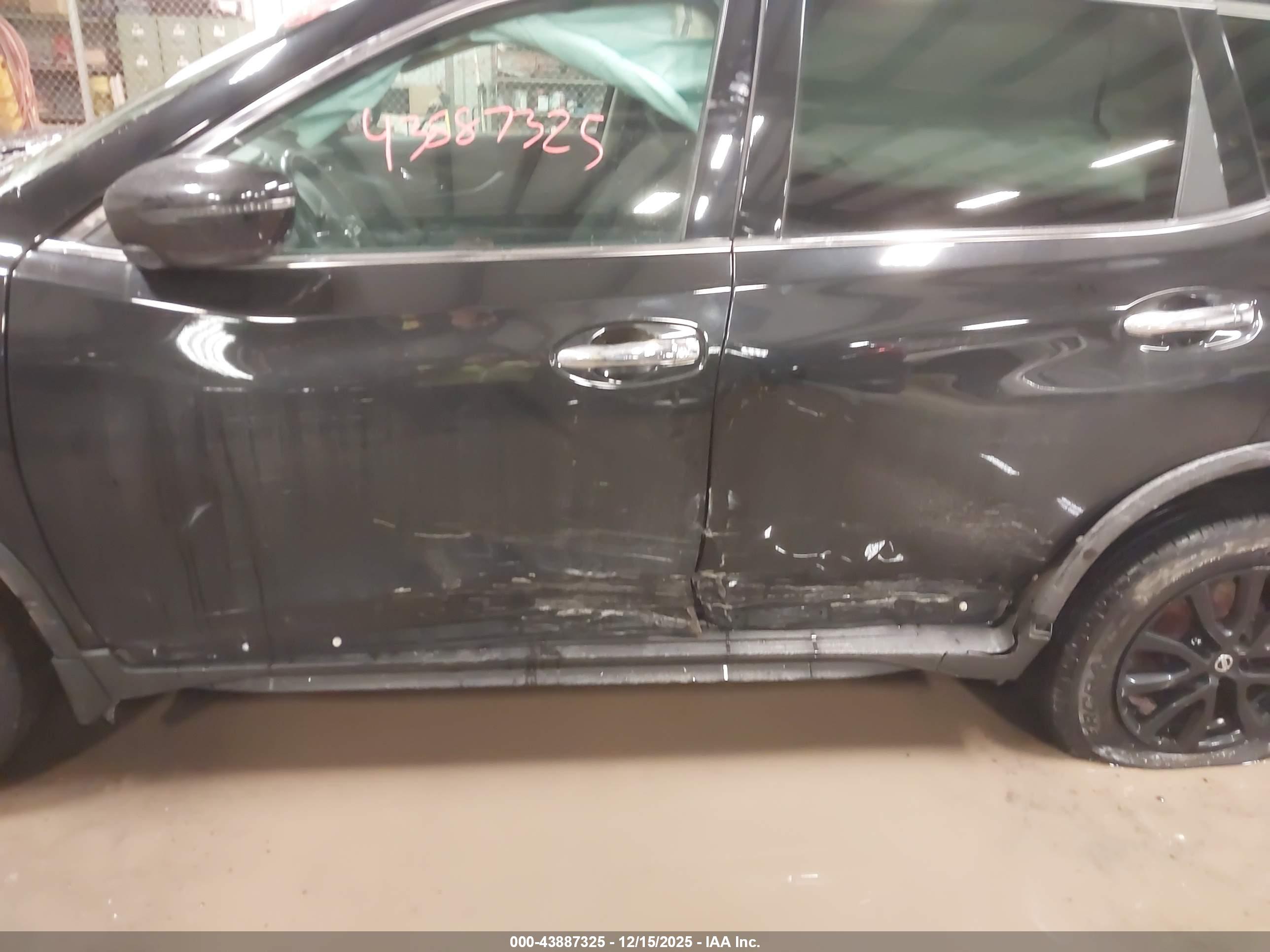 NISSAN ROGUE image 6