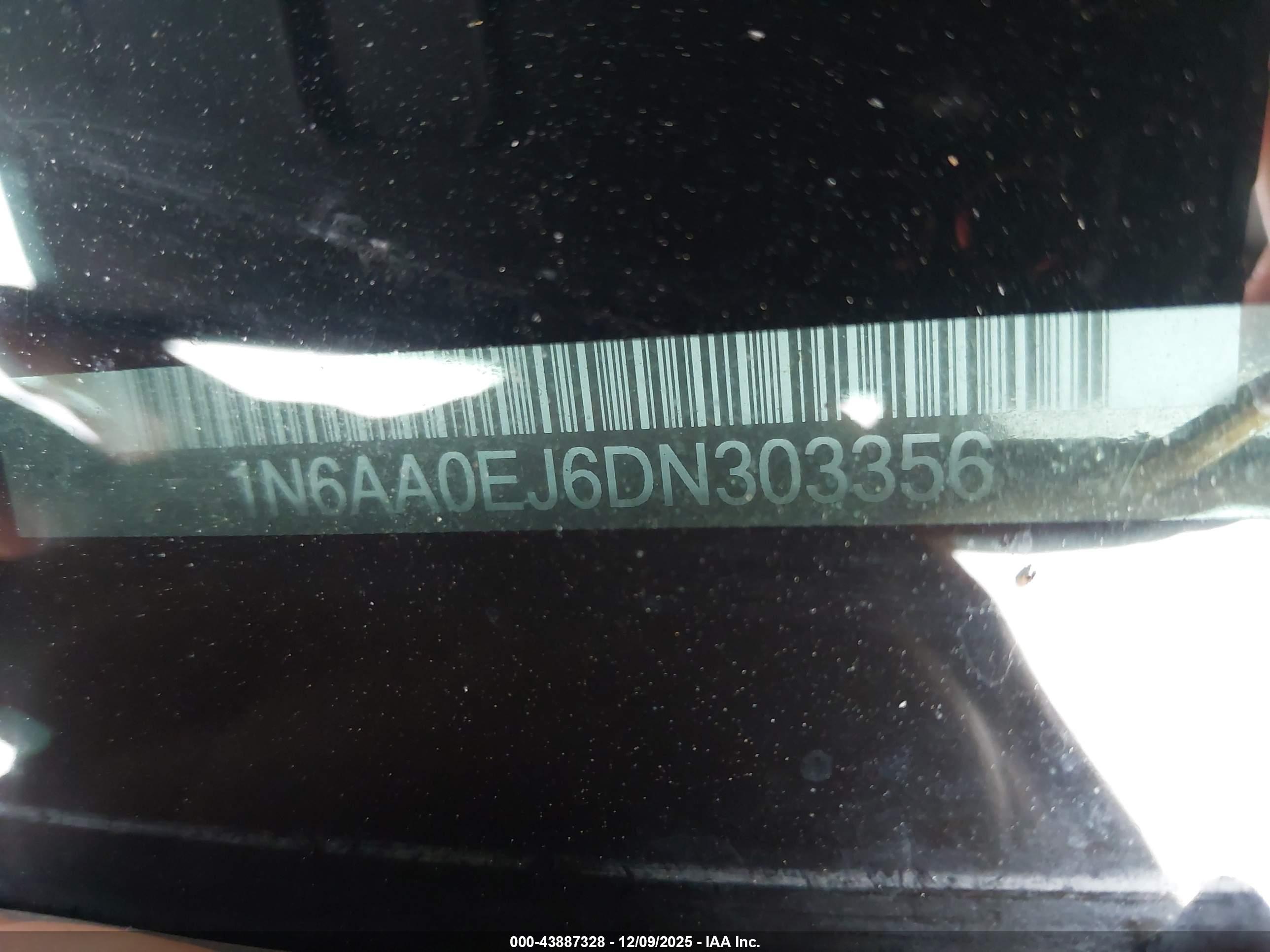 NISSAN TITAN image 9