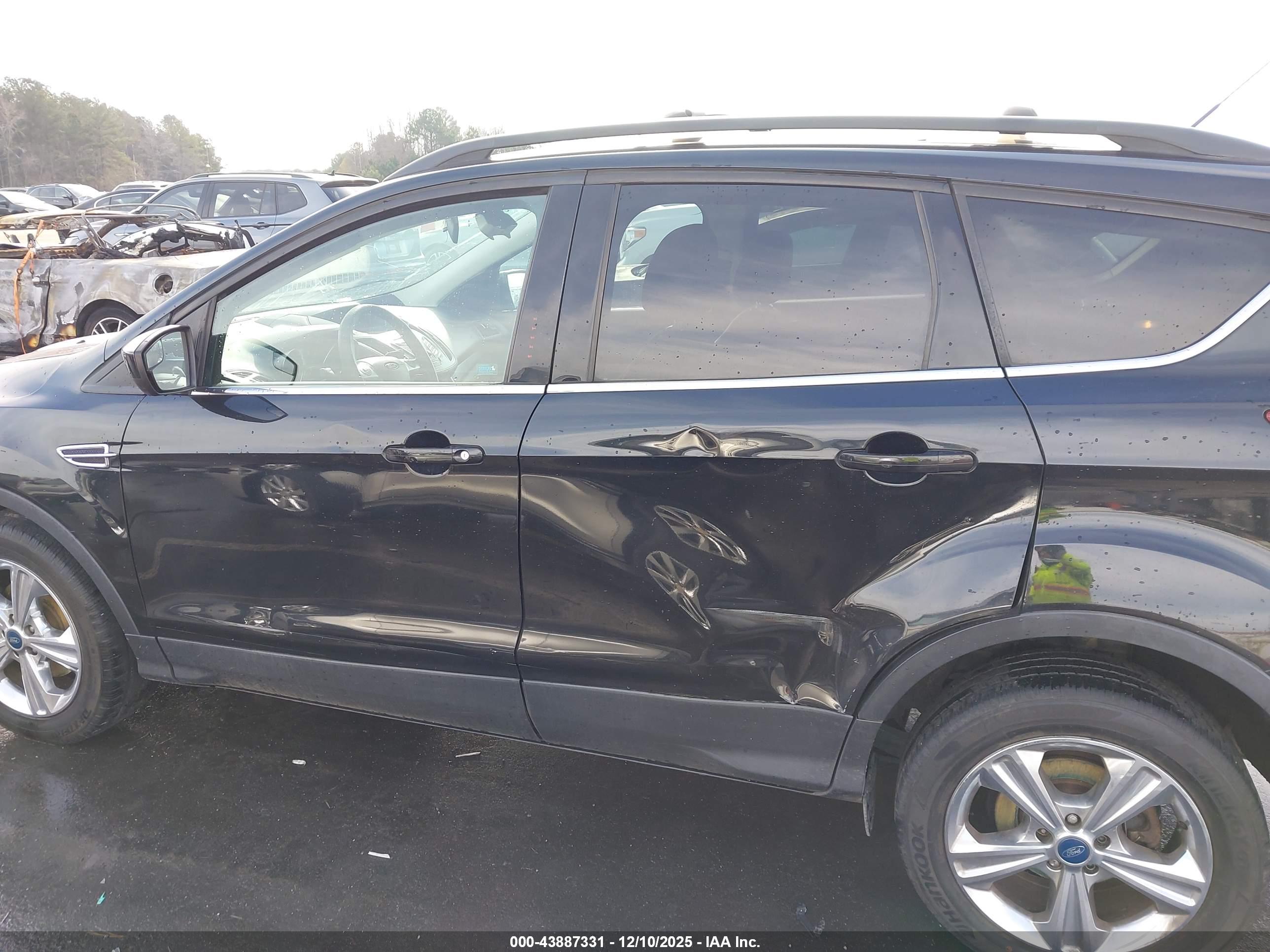 FORD ESCAPE image 6