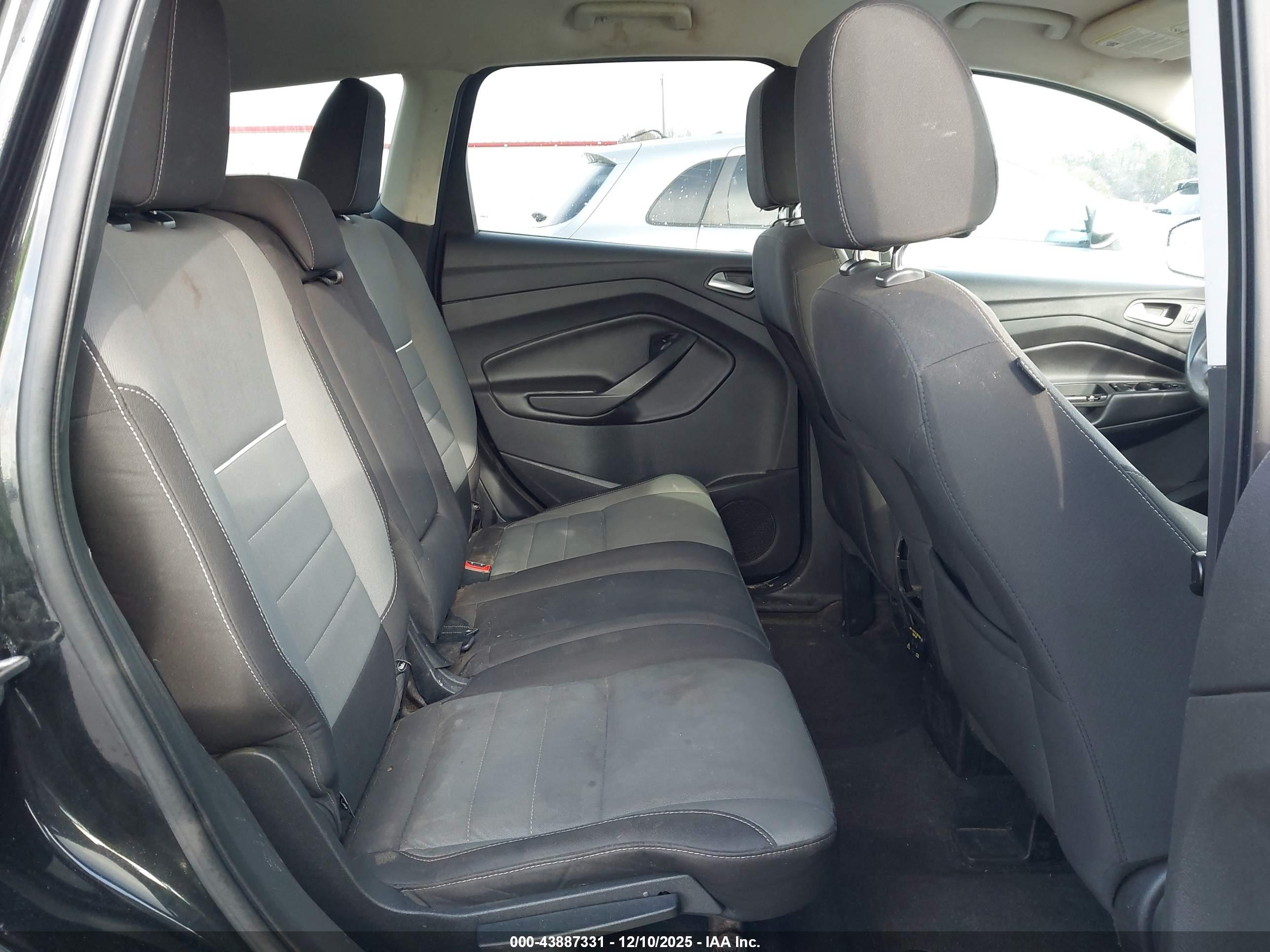 FORD ESCAPE image 8