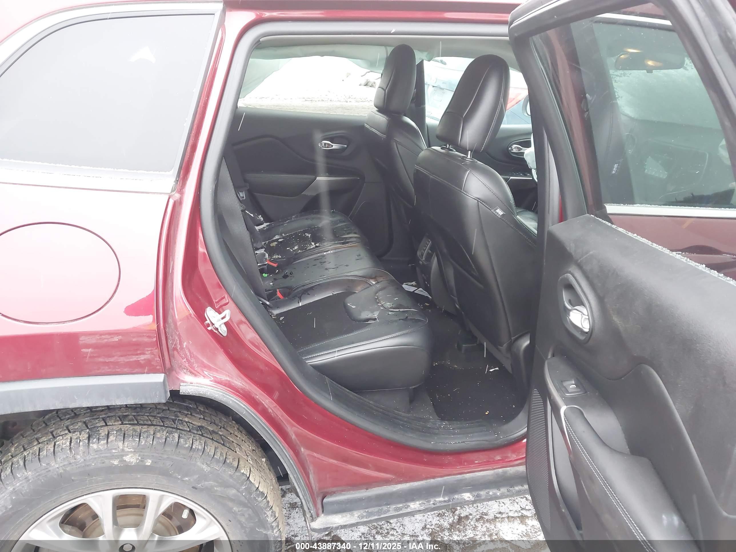 JEEP CHEROKEE image 8